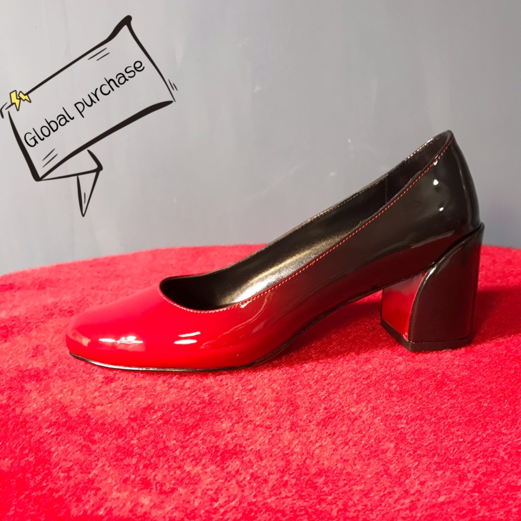 NO:100470,High-end customized autumn and winter classic series! H5.5Cm size 34-43. Genuine leather big sole. 44021-002A. Black and red gradient slim leather, black sheepskin. Big bottom trademark buckle. Official website synchronization Standard European code Reference: 44021-002A Color:red/black Material:patent Lining:red goat leather Heel height:5.5Cm Sole:leather sole Size:EU 34-43 (US 4-11):,,christian louboutin,sheepskin,Leather soles19860909高端订制 秋冬精典款系列！ H5.5Cm尺码34-43码.真皮大底 .44021－002A.黑紅色渐变柒皮,黑色羊皮里.大底商标扣.官网同步 标准欧码 Reference:44021-002A Color:red/black Material:patent Lining:red goat leather Heel heigh:5.5Cm Sole:leather sole Size:EU 34－43（US 4一11) :,,christian louboutin,sheepskin,Leather soles,Women's Shoes