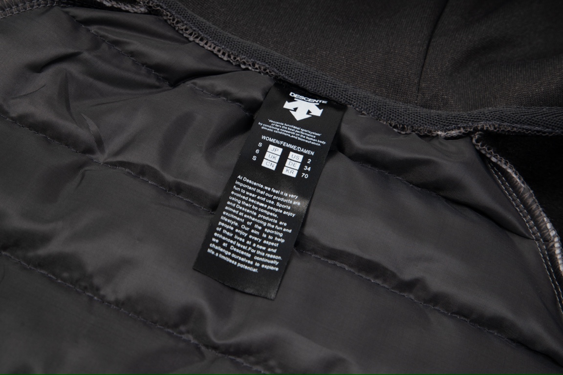 “385 Daj Disant DeScente Winter Cotton Coats: Warm Comfort for Couples” - 图片 3