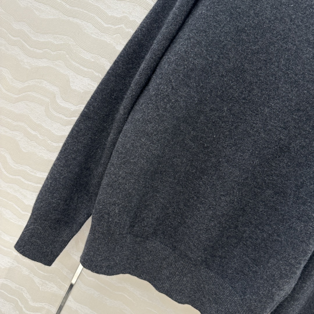 High-Quality Wool Women’s Suit with Exclusive Packaging, Simple and Modulated Design - 图片 5