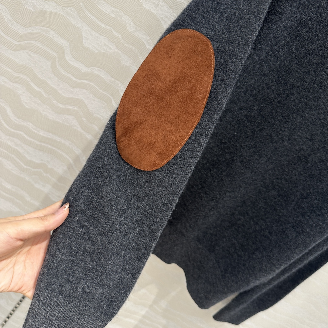 High-Quality Wool Women’s Suit with Exclusive Packaging, Simple and Modulated Design - 图片 6