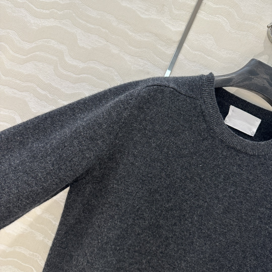 High-Quality Wool Women’s Suit with Exclusive Packaging, Simple and Modulated Design - 图片 3