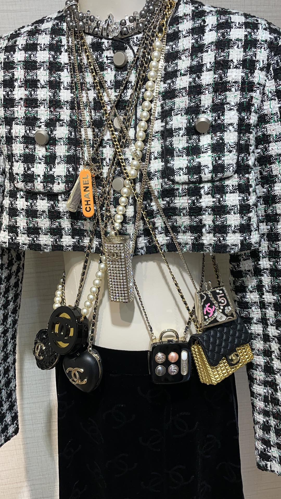 NO:632407,A collection of small waste bags and long necklaces that can be worn cross-body. The price of mini bags on the official website is five figures. Customization can be done for a few hundred yuan. You can earn money by buying necklaces and high-end Cartier jewelry.19860909小废包·可斜挎长项链合集 mini小包包官网价格都是五位数 定制小几百块就能搞定 买到赚到,,necklace,卡迪亚高端饰品,Jewelry
