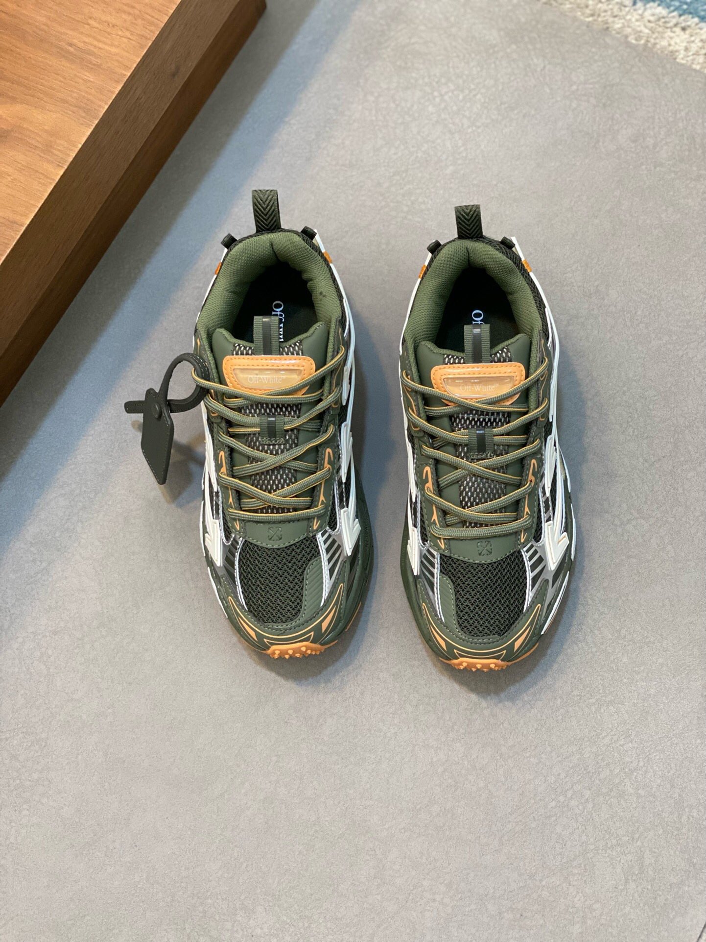 NO:219350,Brand Off-white color original color matching, code number 36-47 standard code, price, material off new casual sneakers @ hot sale this year!  The original replica high-end quality upper is made of cowhide with cloth. The mesh inner lining is = mesh foot pads are comfortable, breathable, cool, fashionable, wear-resistant rubber color-blocking outsole. The upper foot is comfortable and light!  Off casual shoes off white,sneakers,cowhide19860909品牌Off-white 颜色原版配色 码数36-47标准码 价格 材质off新款休闲运动鞋@今年热销！原版复刻高端品质鞋面采用牛皮搭配布面制作网布内里=网布垫脚舒适透气炫酷时尚耐磨橡胶拼色大底上脚舒适轻盈！,Off休闲鞋,off white,sneakers,cowhide,Men's shoes