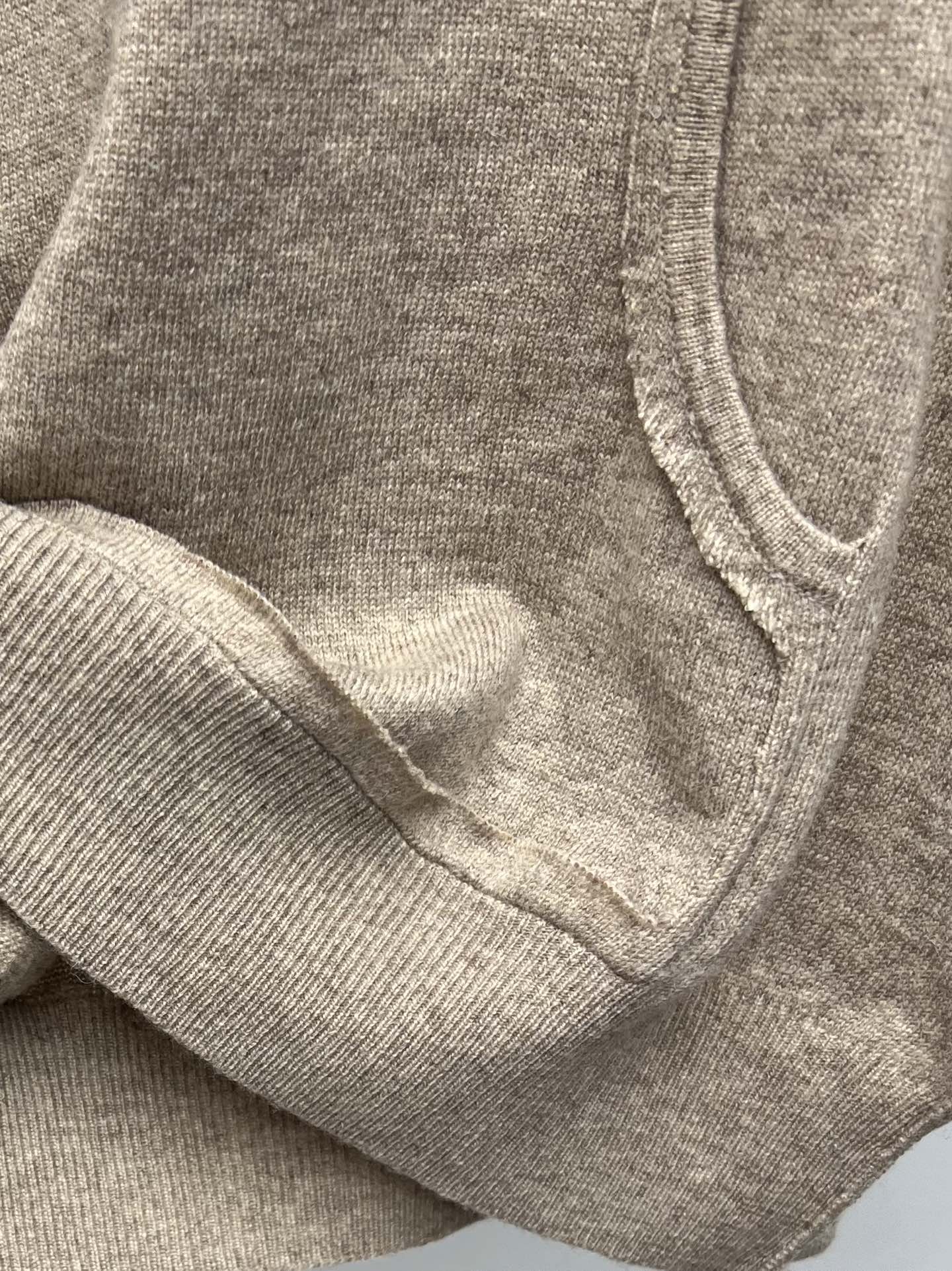 “Versatile Maison Margiela Wool Knit Female Suit for Autumn Wear” - 图片 6