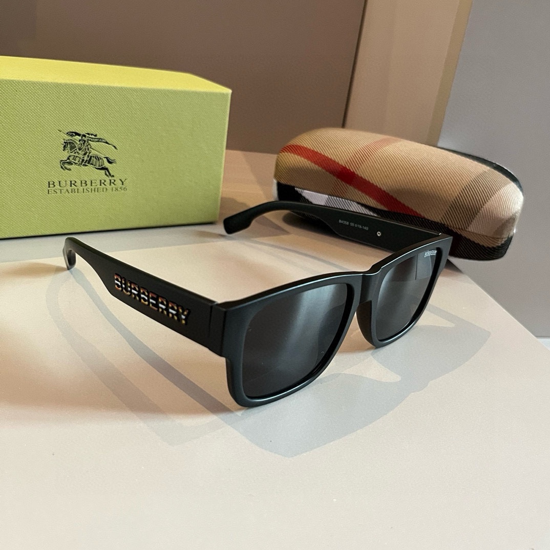 NO:269218,Burberry Burberry's new sunglasses must be used for traveling many celebrities. Sunglasses, glasses, sunglasses, sunglasses, glasses, burberry, burberry19860909Burberry巴宝莉新款太阳墨镜出行必众备多明星同款 太阳镜眼镜墨镜太阳镜,眼镜,burberry,burberry,glasses