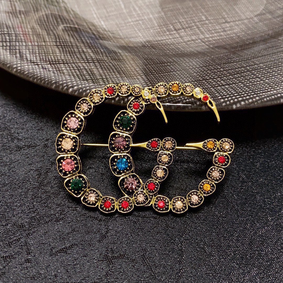 Gucci Collection: Synchronous Retort with Women’s Ornaments and Pins - 图片 7