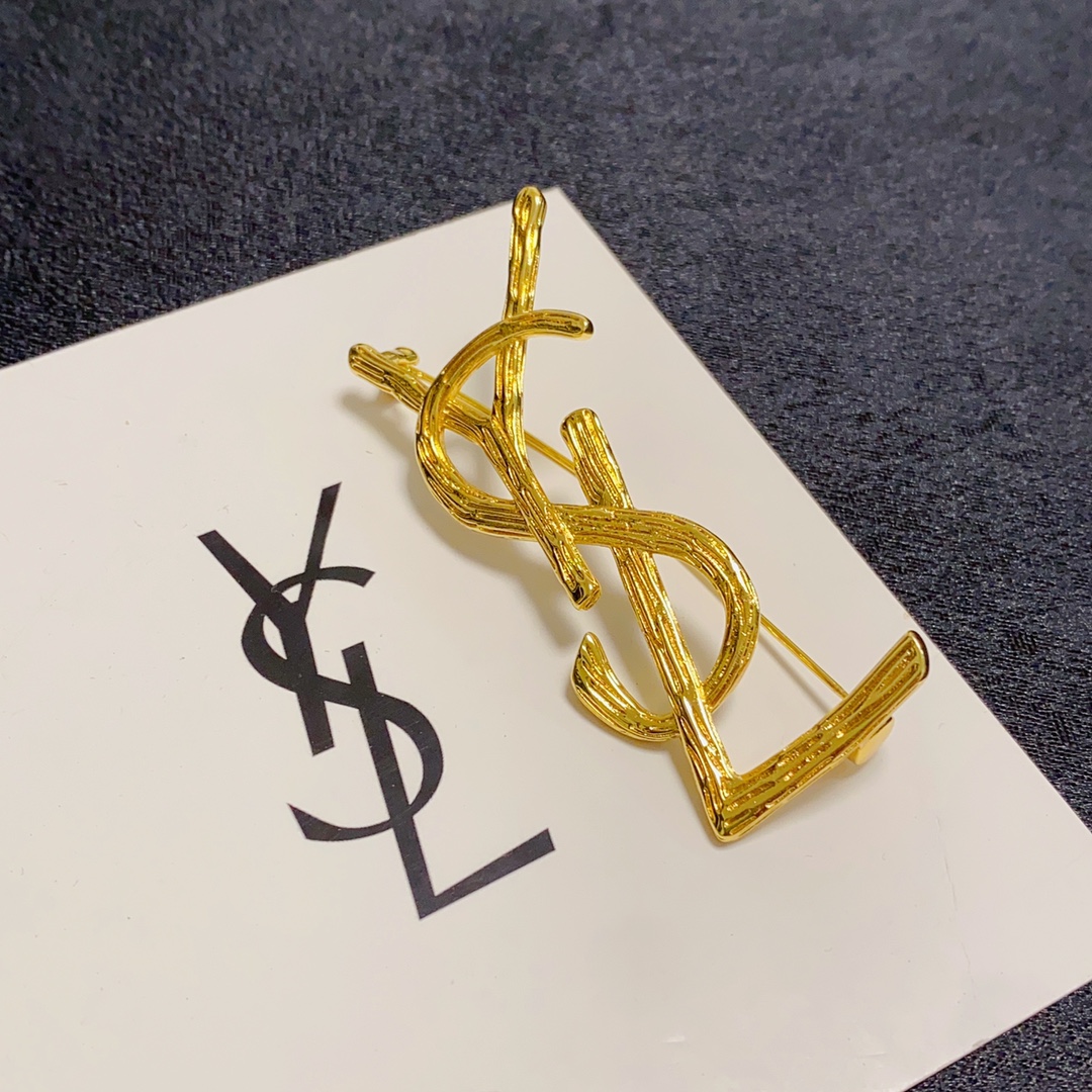 Pinning it to her hat, Saint Laurent once told the stylish women who - Jewelry 3