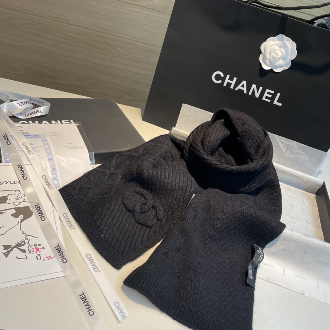 CHANEL秋冬新款针织围巾羊绒针织长巾️美翻了[流泪]御用殿堂级极品️新款在售进口纯羊绒针织毛线️美丽