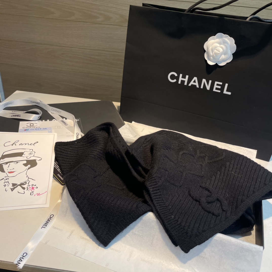 CHANEL秋冬新款针织围巾羊绒针织长巾️美翻了[流泪]御用殿堂级极品️新款在售进口纯羊绒针织毛线️美丽