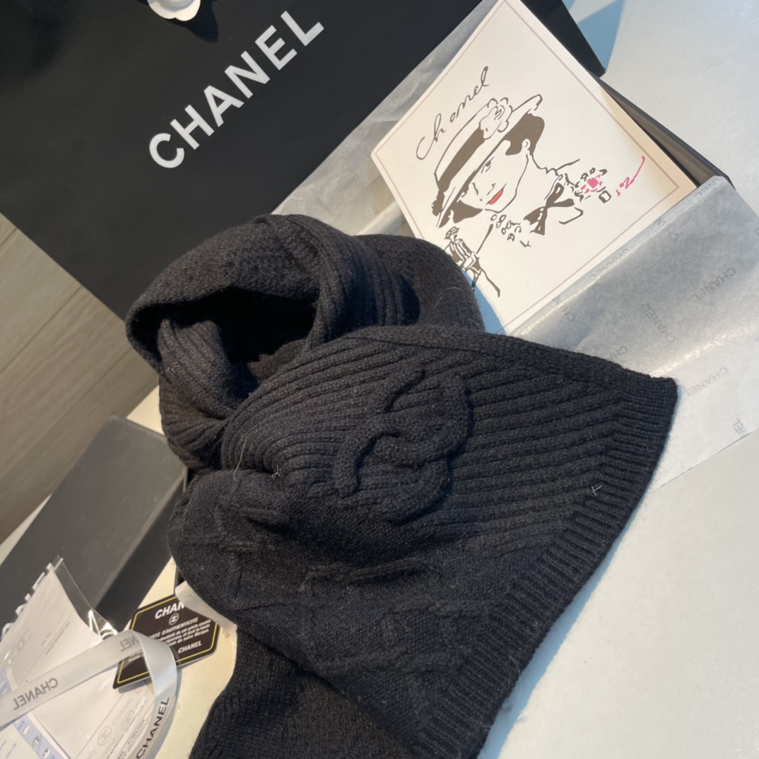 CHANEL秋冬新款针织围巾羊绒针织长巾️美翻了[流泪]御用殿堂级极品️新款在售进口纯羊绒针织毛线️美丽