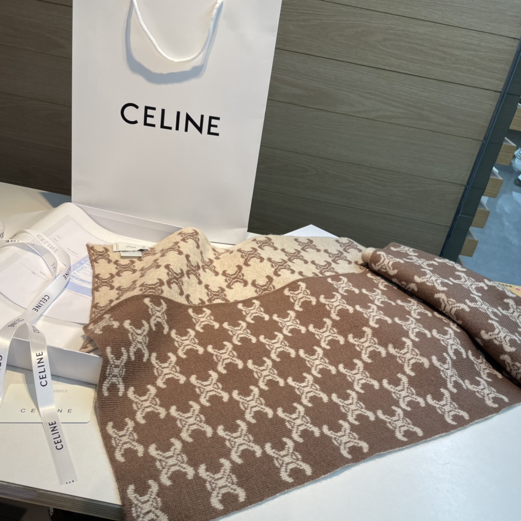 CELINE赛琳经典羊绒围巾来个硬货.麻溜的安排上.纯正出口原订单已经交货一批其中一批刚过海关直蹦英国.