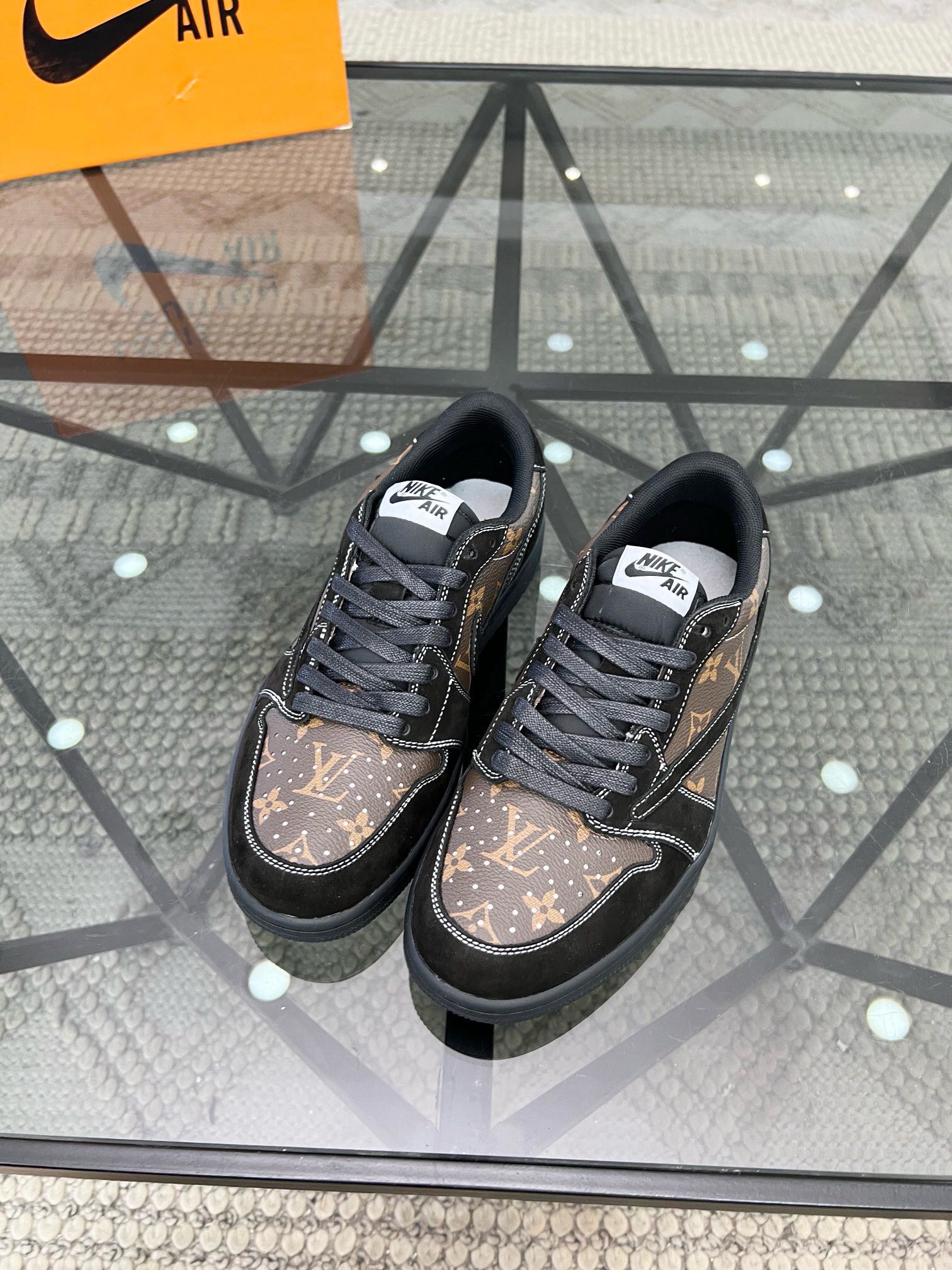 NO:217619,Brand LV·NiKe color original color matching, code number 38-44 customized 45.46 price Material Louis Vuitton·Nike new casual shoes!  The Louis Vuitton x x Nike co-branded model basically continues the style of THE TEN. The visual effects of the Swoosh car line and shoe tongue label are quite familiar, and they have both fashion and trendy attributes!  The upper is made of original material and original rubber outsole. Welcome to compare, Louis Vuitton, louis vuitton, louis vuitton, louis vuitton, stuart weitzman19860909品牌LV·NiKe 颜色原版配色 码数38-44定做45.46 价格 材质路易威登·耐克新品休闲鞋！Louis Vuitton x x Nike 联名款,设计思路基本上是延续 THE TEN 的风格,Swoosh 车线、鞋舌标签视觉效果相当熟悉,兼具时尚与潮流属性！鞋面采用原版材质,原版橡胶大底 欢迎对比,路易威登,louis vuitton,louis vuitton,louis vuitton,stuart weitzman,Men's shoes