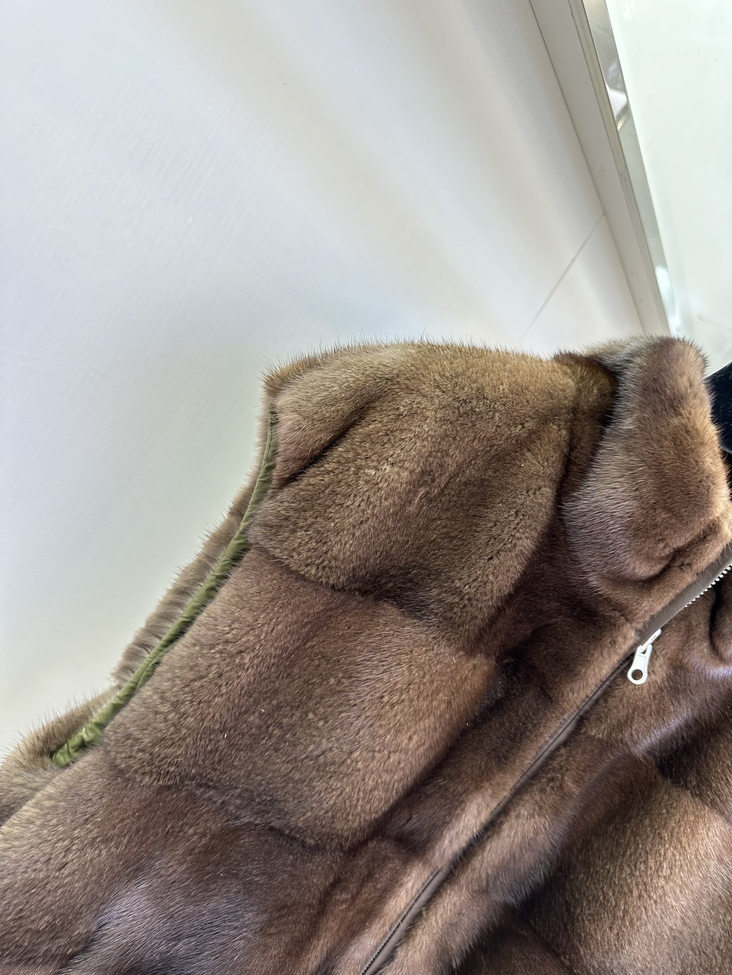 Luxurious Copenhagen-Class Purple Mink Suit with High-Collar Vest Design - 图片 6