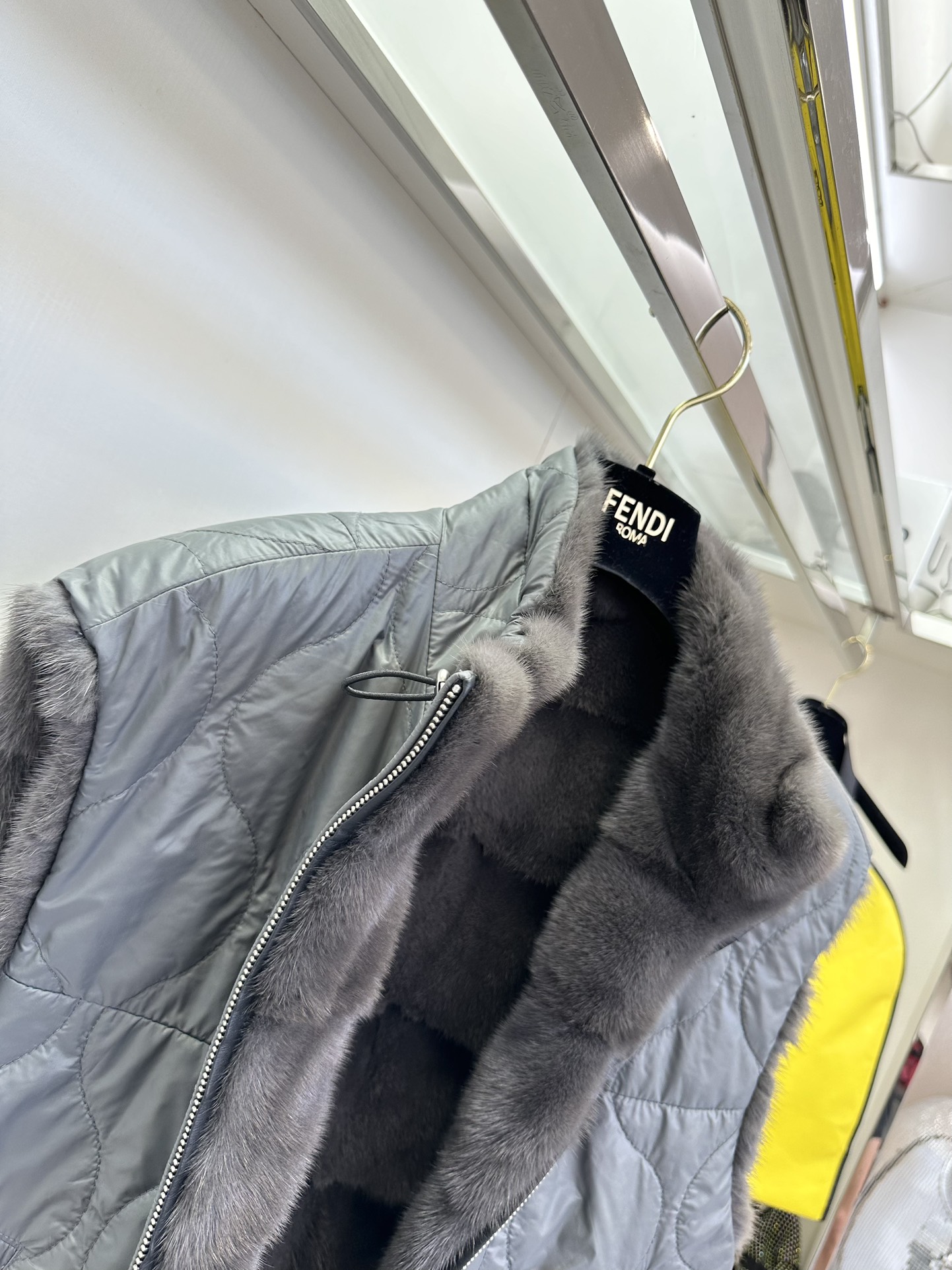 Luxurious Copenhagen-Class Purple Mink Suit with High-Collar Vest Design - 图片 8