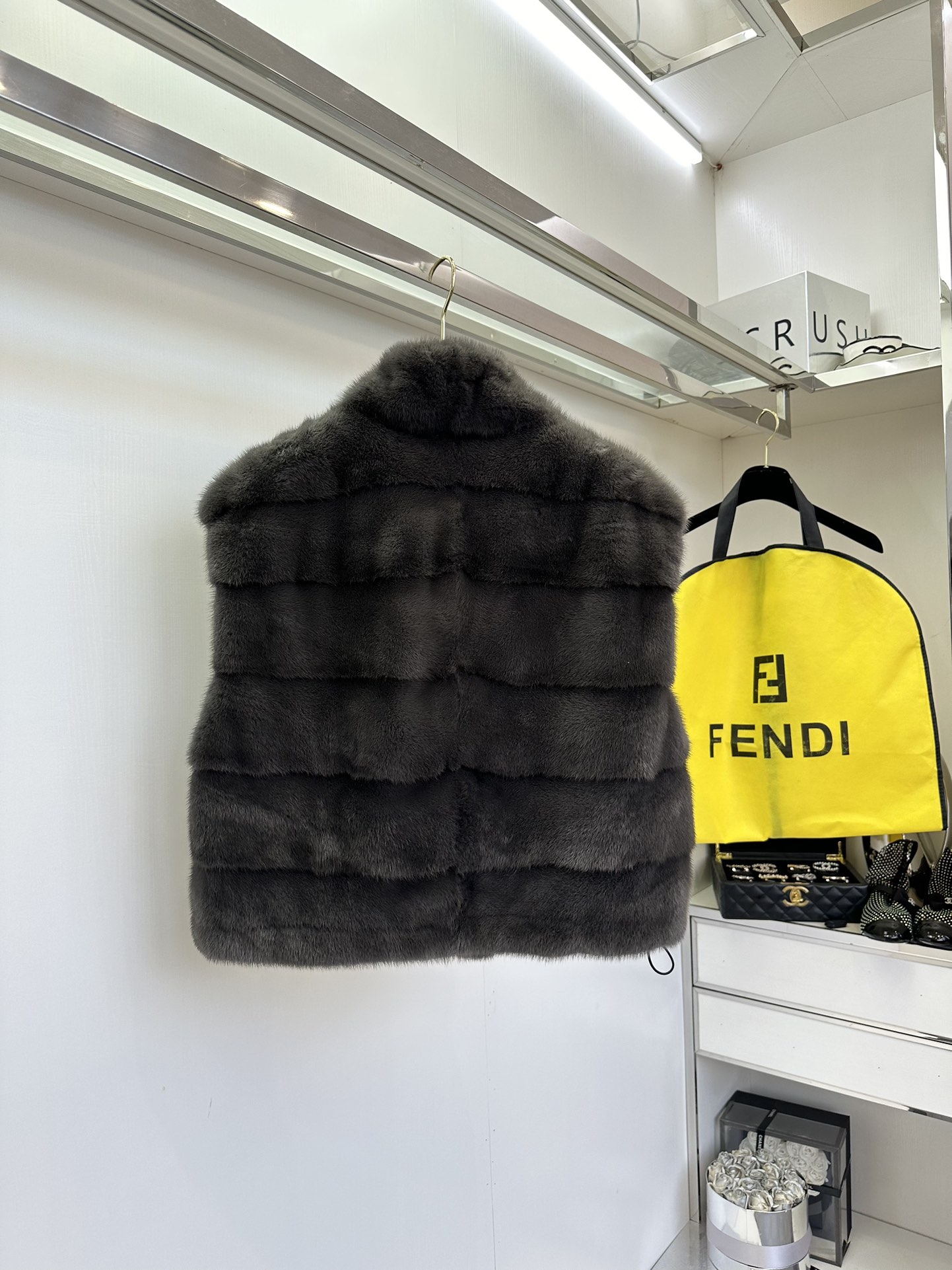 Luxurious Copenhagen-Class Purple Mink Suit with High-Collar Vest Design - 图片 2