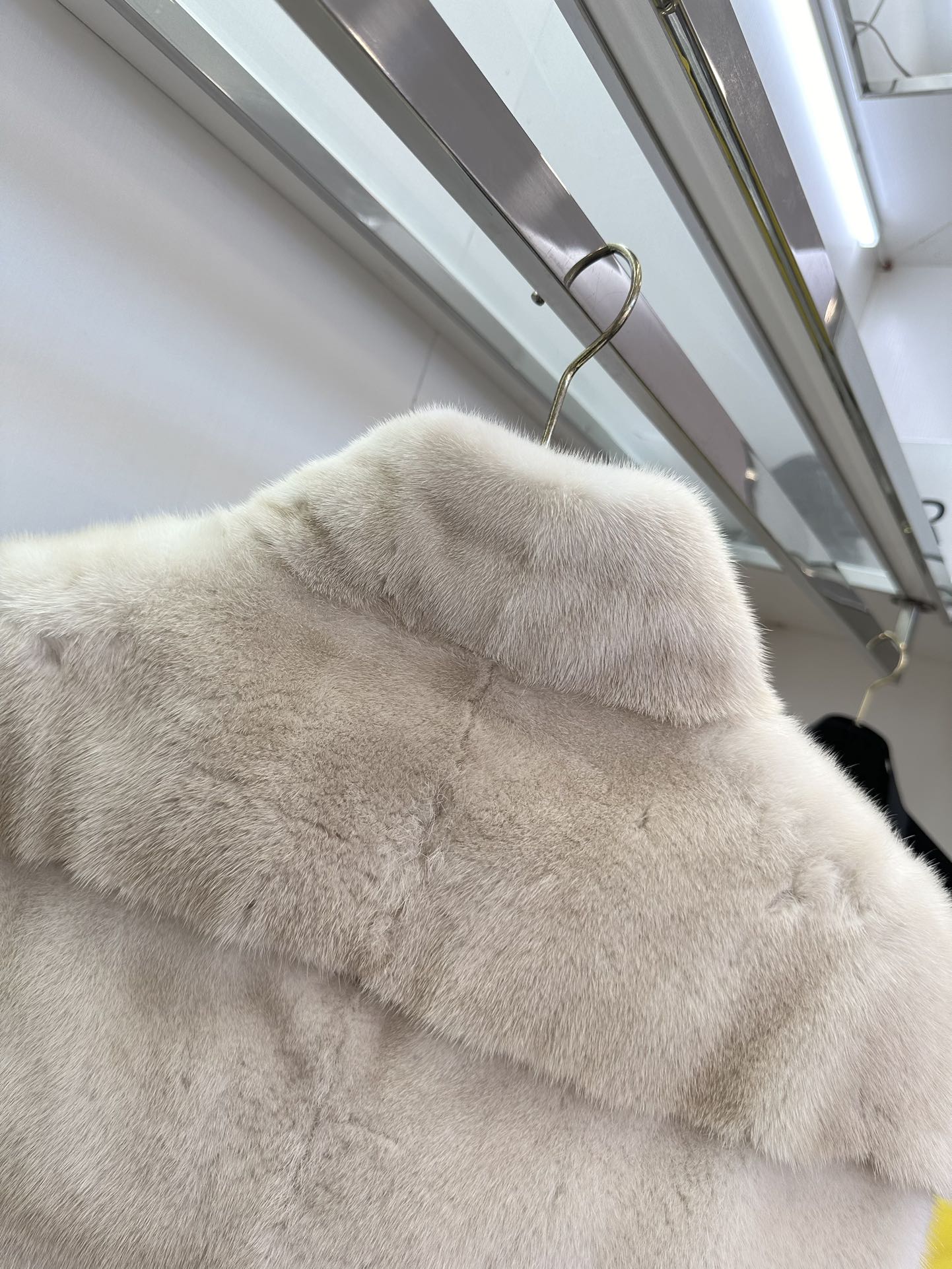 Luxurious Purple Mink Fur Suit with High-Collar Vest Design – Coffee, M L - 图片 7