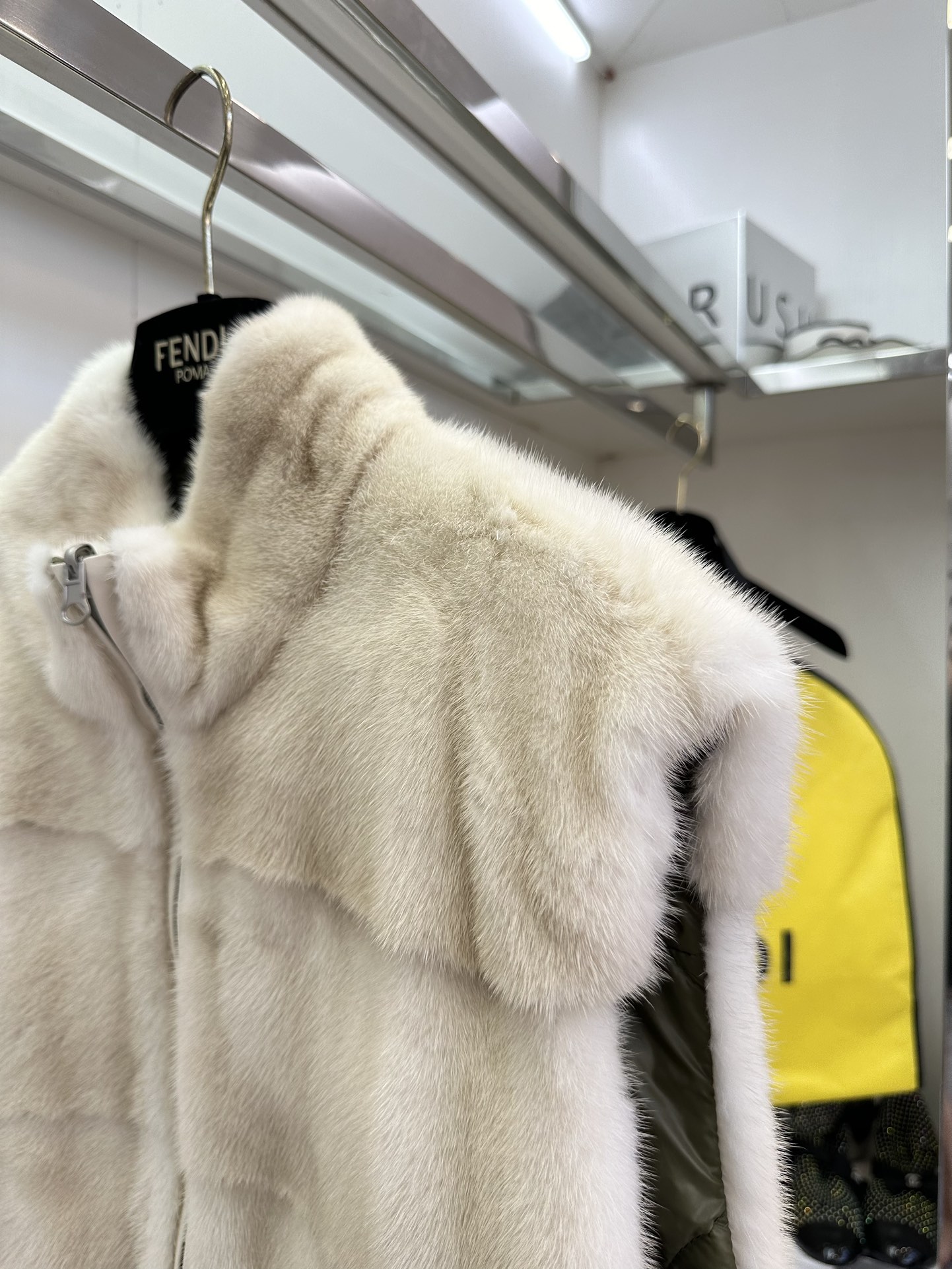 Luxurious Purple Mink Fur Suit with High-Collar Vest Design – Coffee, M L - 图片 8