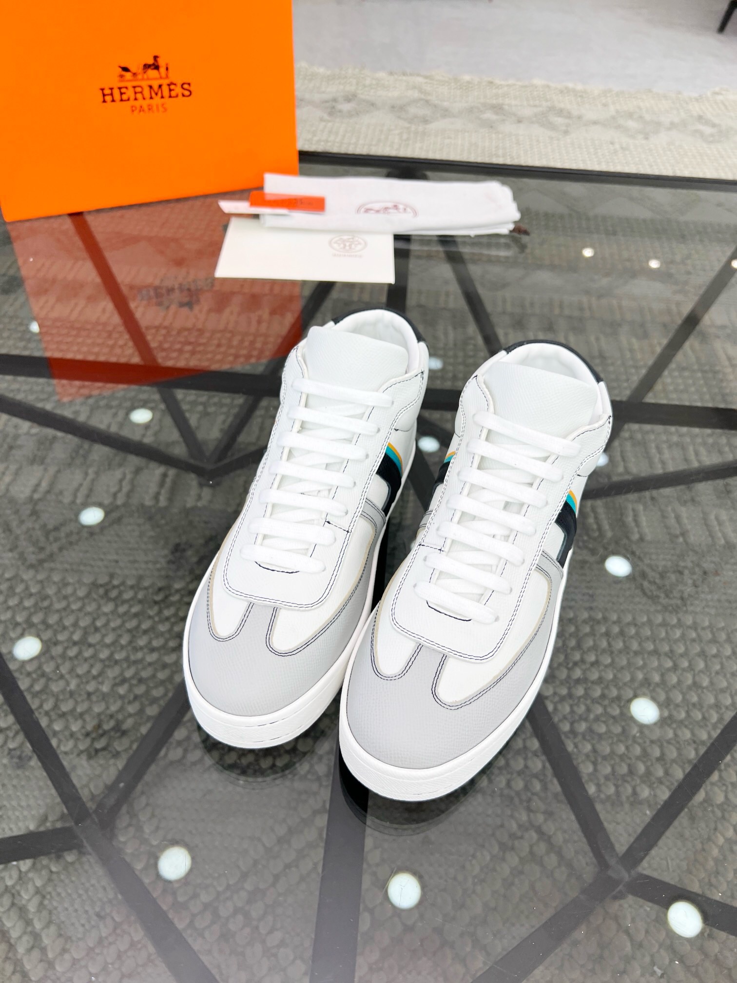 NO:219405,Brand HERMES original color matching, size 39-44 customized 38.45 price, material, new style of Hermes, boutique, casual shoes, upper cowhide, create full cowhide, footbed cowhide inner style, dynamic original, Hermes comfortable sole, simple and generous sports and leisure, Hermes casual shoes, hermes, hermes, cowhide19860909品牌HERMES 颜色原版配色 码数39-44定做38.45 价格 材质爱马仕新款 精品 休闲鞋 鞋面牛皮打造全牛皮垫脚牛皮内里版型时尚 动感十足原版 爱马仕舒适大底 简洁大方运动休闲,爱马仕 休闲鞋,hermes,hermes,cowhide,Men's shoes