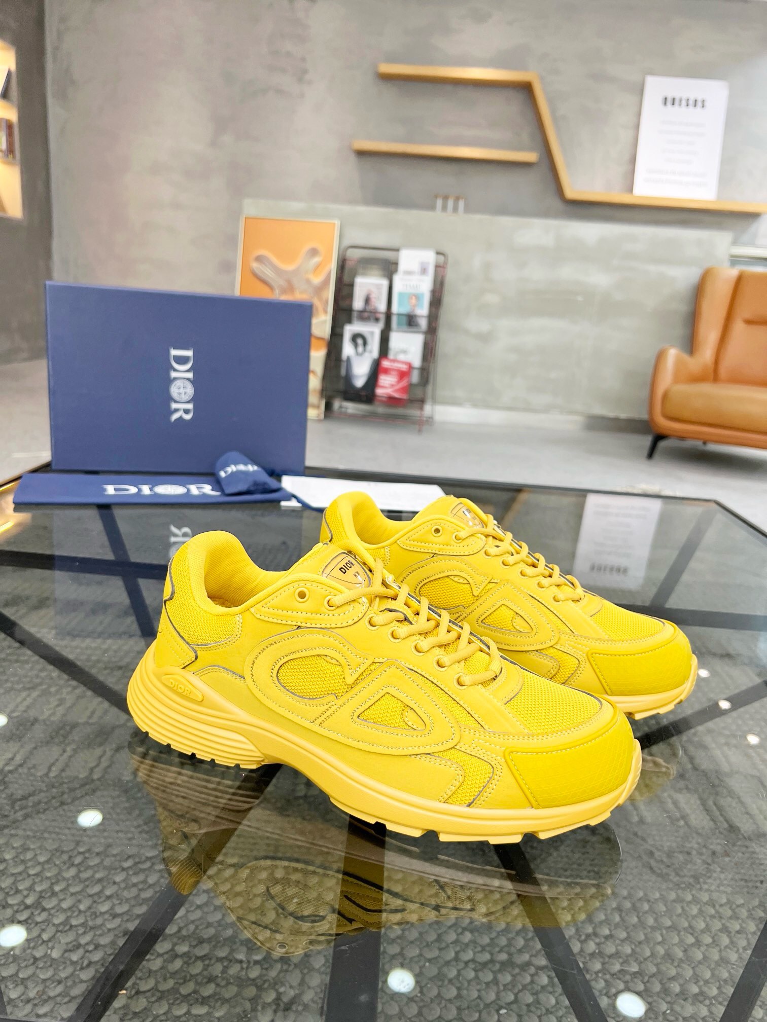 NO:219415,Brand Dior color original color matching, code number 35-45 customized 46.47 price Material Dior new casual shoes!  The details of the fashionable layout are impeccable, using cowhide with mesh patchwork to make comfortable and sweat-absorbing mesh. The foot pad feels comfortable and has excellent quality. Dior casual shoes, dior, dior, cowhide19860909品牌Dior 颜色原版配色 码数35-45定做46.47 价格 材质迪奥新款休闲鞋！时尚潮流的版面细节无可挑剔采用牛皮搭配网布拼接制作舒适吸汗的网布垫脚脚感舒适品质优越,Dior休闲鞋,dior,dior,cowhide,Men's shoes