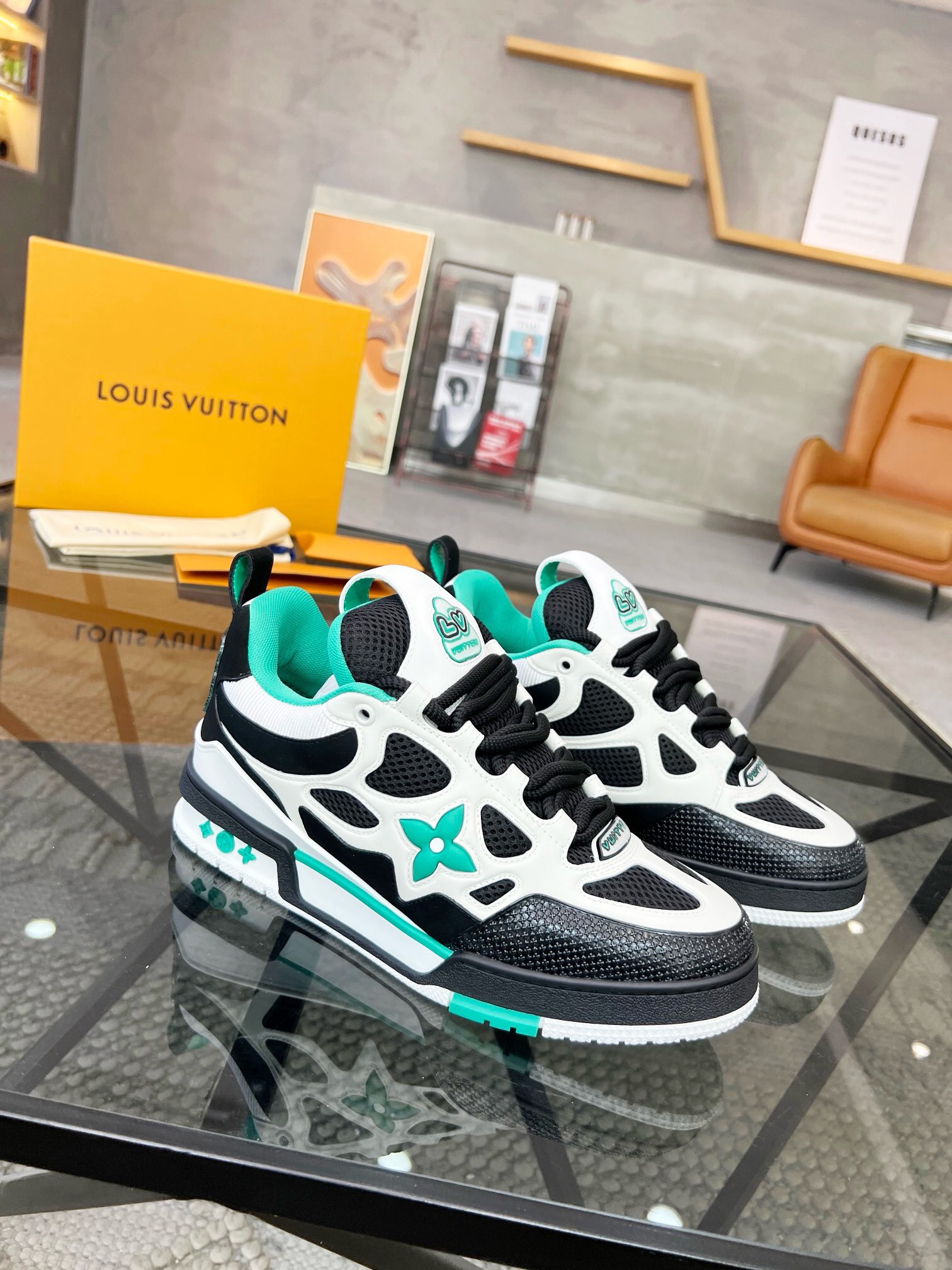 NO:219425,Brand LOUIS VUITTON original color matching code number 38-45 standard code price material new Louis Vuitton high top casual shoes!  High-quality Labon craft upper is made of cowhide with original material LV Comfortable breathable mesh cloth Neli mesh cloth footbed style Simple and atmospheric LV original outsole, Louis Vuitton, louis vuitton, louis vuitton, louis vuitton, louis vuitton, cowhide19860909品牌LOUIS VUITTON 颜色原版配色 码数38-45标准码 价格 材质路易威登新款 高帮 休闲鞋！高品质拉邦工艺鞋面采用牛皮搭配原版材质LV 舒适透气网布内里网布垫脚版型时尚 简单大气LV原版大底,路易威登,louis vuitton,louis vuitton,louis vuitton,cowhide,Men's shoes