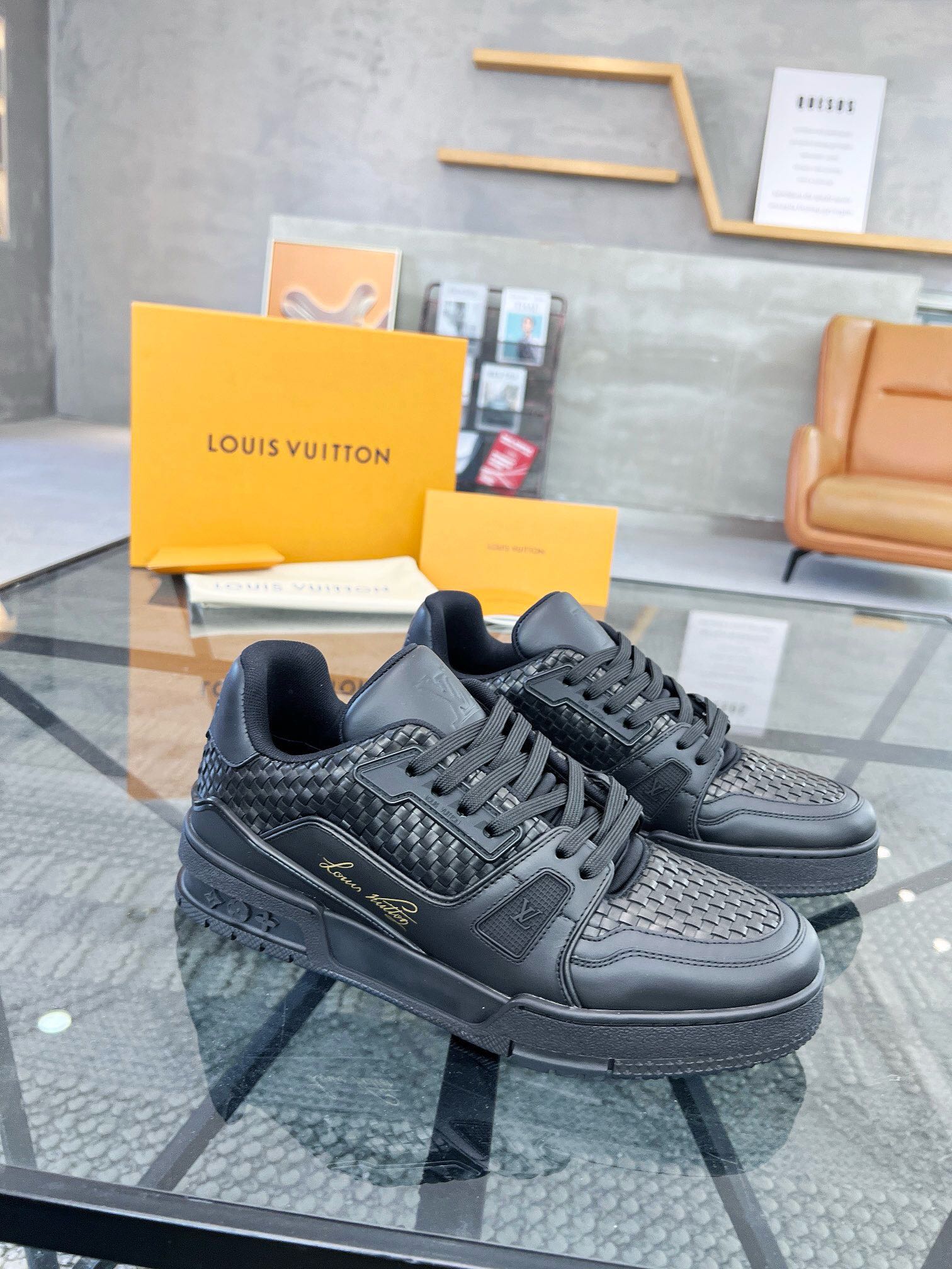 NO:219392,Brand LOUIS VUITTON original color matching code number 39-44 customized 38.45.46 price Material new Louis Vuitton high top casual shoes!  High-quality Labon craft upper is made of cowhide with original material LV Comfortable breathable mesh cloth Neli mesh cloth footbed style Simple and atmospheric LV original outsole, Louis Vuitton, louis vuitton, louis vuitton, louis vuitton, louis vuitton, cowhide19860909品牌LOUIS VUITTON 颜色原版配色 码数39-44定做38.45.46 价格 材质路易威登新款 高帮 休闲鞋！高品质拉邦工艺鞋面采用牛皮搭配原版材质LV 舒适透气网布内里网布垫脚版型时尚 简单大气LV原版大底,路易威登,louis vuitton,louis vuitton,louis vuitton,cowhide,Men's shoes