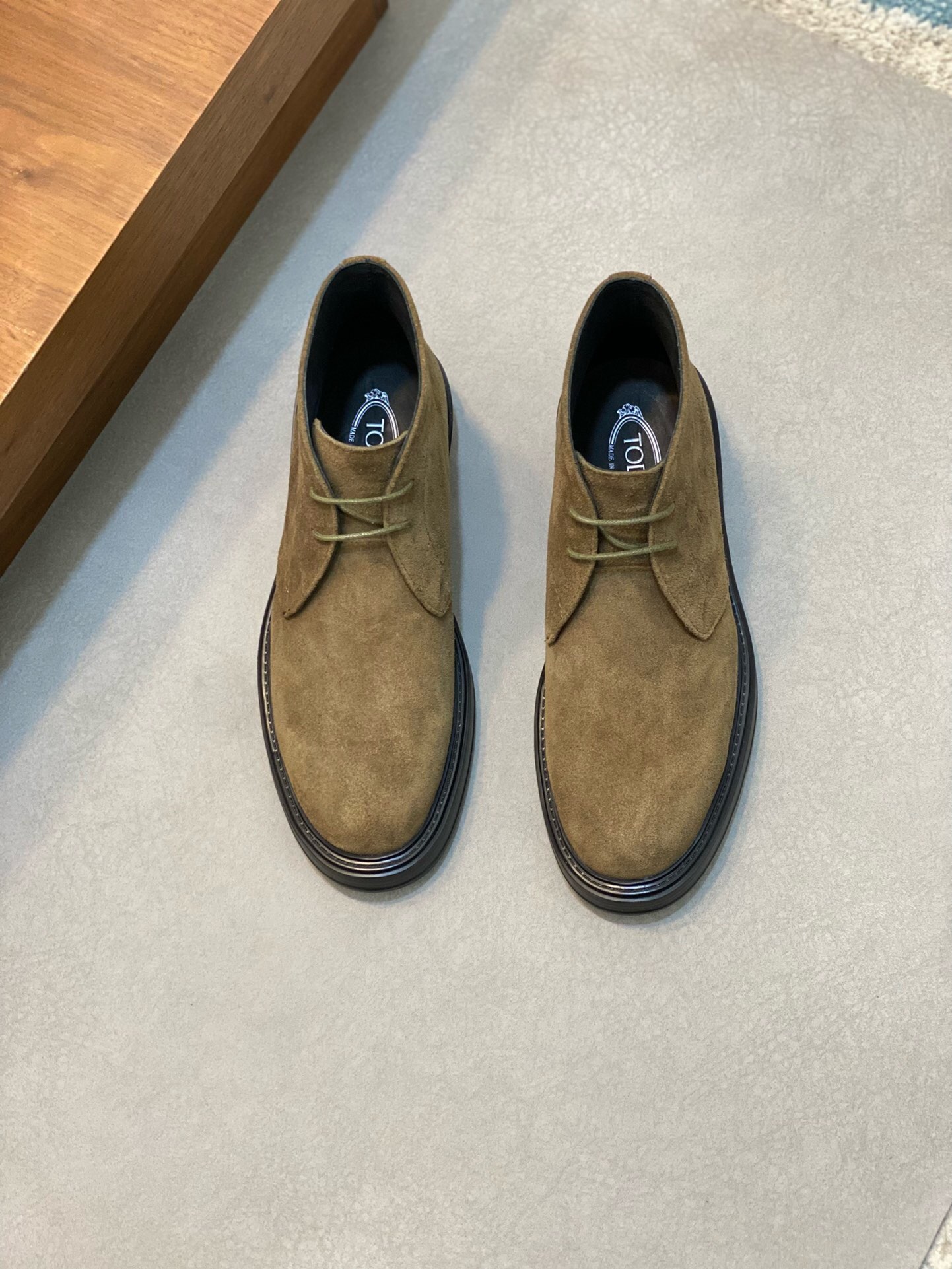 NO:219446,Brand TOD'S color original color matching 39-44 customized 38.45 Price Material Todds men's new high-top casual shoes with top layer cowhide leather with strong texture   cowhide inner comfortable and breathable   original mold opening custom rubber outsole market highest quality, TOD'S men's boots, Tod's, boots, cowhide19860909品牌TOD'S 颜色原版配色 码数39-44订做38.45 价格 材质托德斯男士 新款 高帮 休闲鞋 采用头层牛皮皮质感极强 牛皮内里 舒适透气 原版 开模 定制 橡胶大底市场最高品质,TOD‘S男靴,Tod's,boots,cowhide,Men's shoes