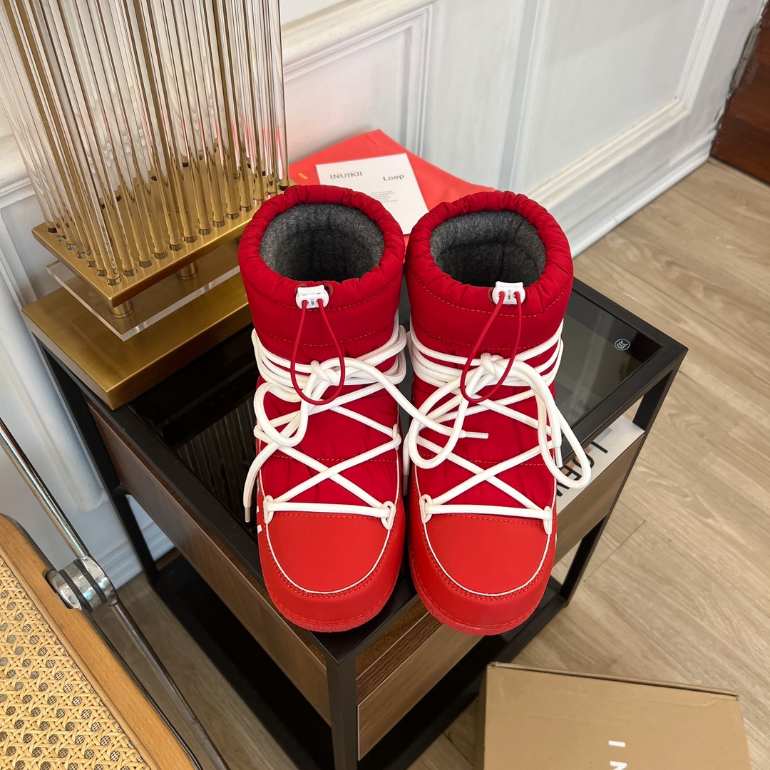 NO:631051,INUIKII The cold beauty from Switzerland inuikii waterproof down snow boots | 2025 2025 autumn and winter new products Counter new ski boots Snow boots short boots series Nordic hot items, ins bloggers crazy show full shoes are made of imported cowhide + waterproof down one-piece material to improve warmth and waterproofness, suitable for any scene to match to open a new era of snow boots to reduce age, ugly and cute classic urban functional boots to modify the foot shape, highly warm and non-slip outsole, standard for winter styling  Love at first sight Xiaohongshu highly recommends snow boots, the favorite of Internet celebrity girls. The elf in the snow combines urban functions with outdoor performance. The uppers are imported waterproof, glossy and soft, and the soft fabric not only increases comfort but also has a warming effect!  Upper imported waterproof silk lining warm velvet outsole original molded non-slip wear-resistant rubber sole code number 35-41 (40.41 customized non-returnable), snow boots, boots, down jacket, cowhide19860909INUIKII 来自瑞士的寒冷之美 inuikii防水羽绒雪地靴 | 2025  2025秋冬新品 专柜新款滑雪靴 雪地靴短靴系列 北欧爆单品,ins博主疯狂大秀全鞋采用进口牛皮+防水羽绒一体材质提高保暖性及防水性适合任意场景搭配打开雪地靴新纪元减龄,丑萌又可爱经典城市机能靴修饰脚型高度保暖防滑大底冬季造型标配 一见钟情 小红书力推款雪地靴靴,网红小姐姐的最爱雪地里的精灵城市机能与户外性能兼并,鞋面采用进口防水、光泽细腻,柔软的面料不仅增加舒适度且兼具保暖效果！ 鞋面 进口防水绸 内里 保暖绒 大底 原版开模防滑耐磨橡胶底 码数 35-41（40.41定制不退换）,雪地靴,boots,down jacket,cowhide,Women's Shoes