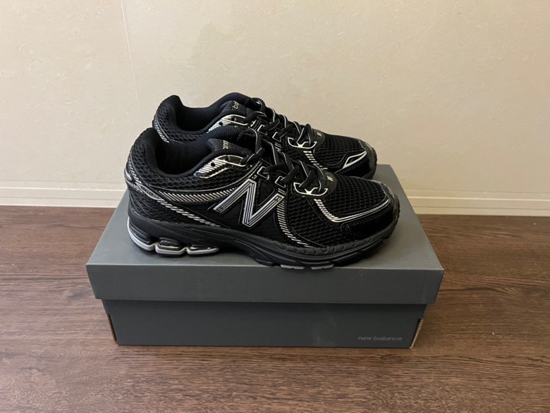 原130 现特价得 NEW BALANCE NB860休闲跑步鞋