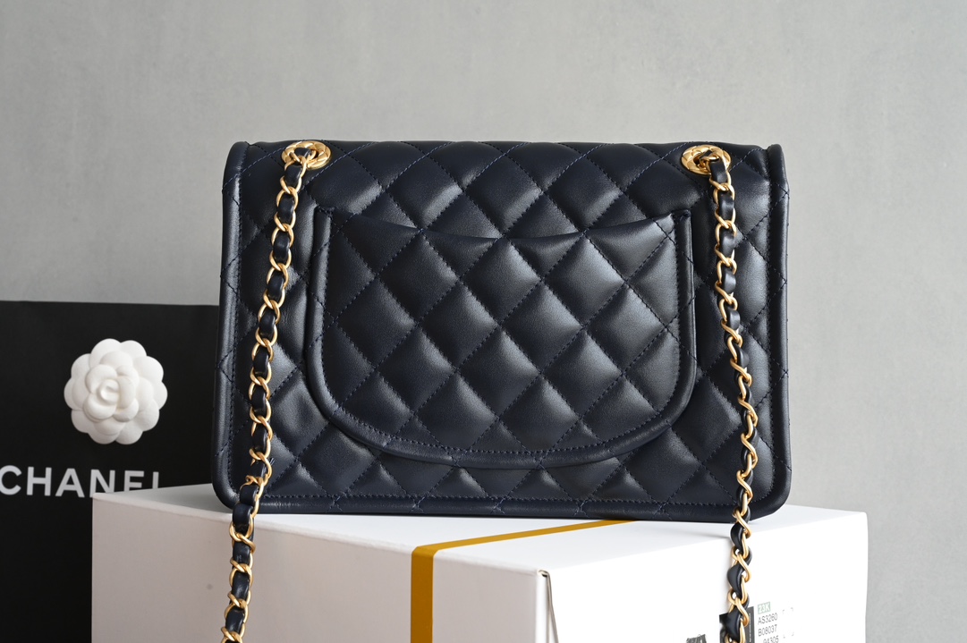 白金版▪️正品级 包装如图𝐂𝐡𝐚𝐧𝐞𝟏新品𝟐𝟒𝐊 豆腐包 大号 宝蓝色专柜货售价𝟺𝟾𝟾𝟹𝟶𝗋𝗆𝖻购入～全