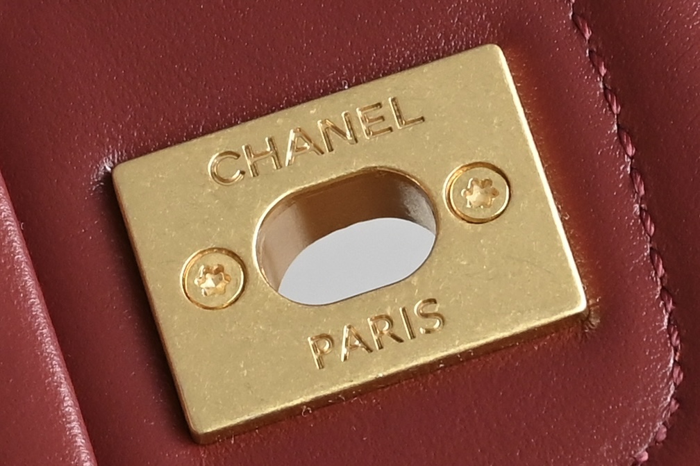 白金版▪️正品级 包装如图𝐂𝐡𝐚𝐧𝐞𝟏新品𝟐𝟒𝐊 豆腐包 大号 酒红色专柜货售价𝟺𝟾𝟾𝟹𝟶𝗋𝗆𝖻购入～全