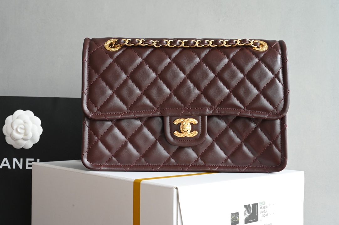 白金版▪️正品级 包装如图𝐂𝐡𝐚𝐧𝐞𝟏新品𝟐𝟒𝐊 豆腐包 大号 红棕专柜货售价𝟺𝟾𝟾𝟹𝟶𝗋𝗆𝖻购入～全新