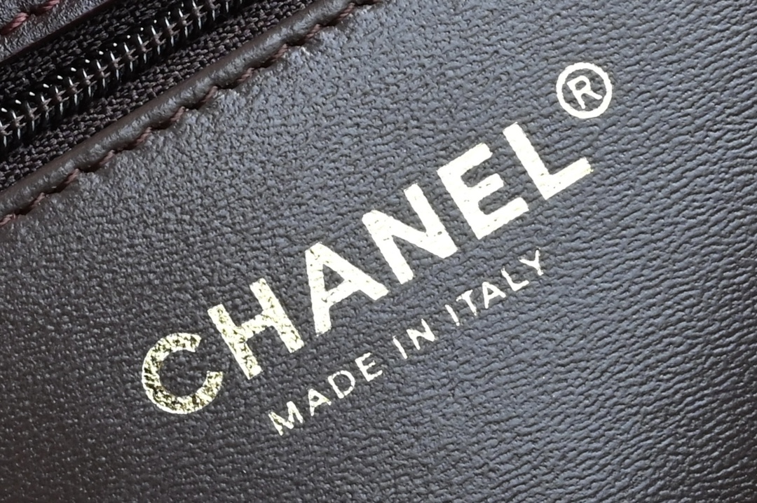 🌼白金版▪️正品级 包装如图𝐂𝐡𝐚𝐧𝐞𝟏新品𝟐𝟒𝐊 豆腐包 大号 红棕专柜货售价𝟺𝟾𝟾𝟹𝟶𝗋𝗆𝖻购入～全