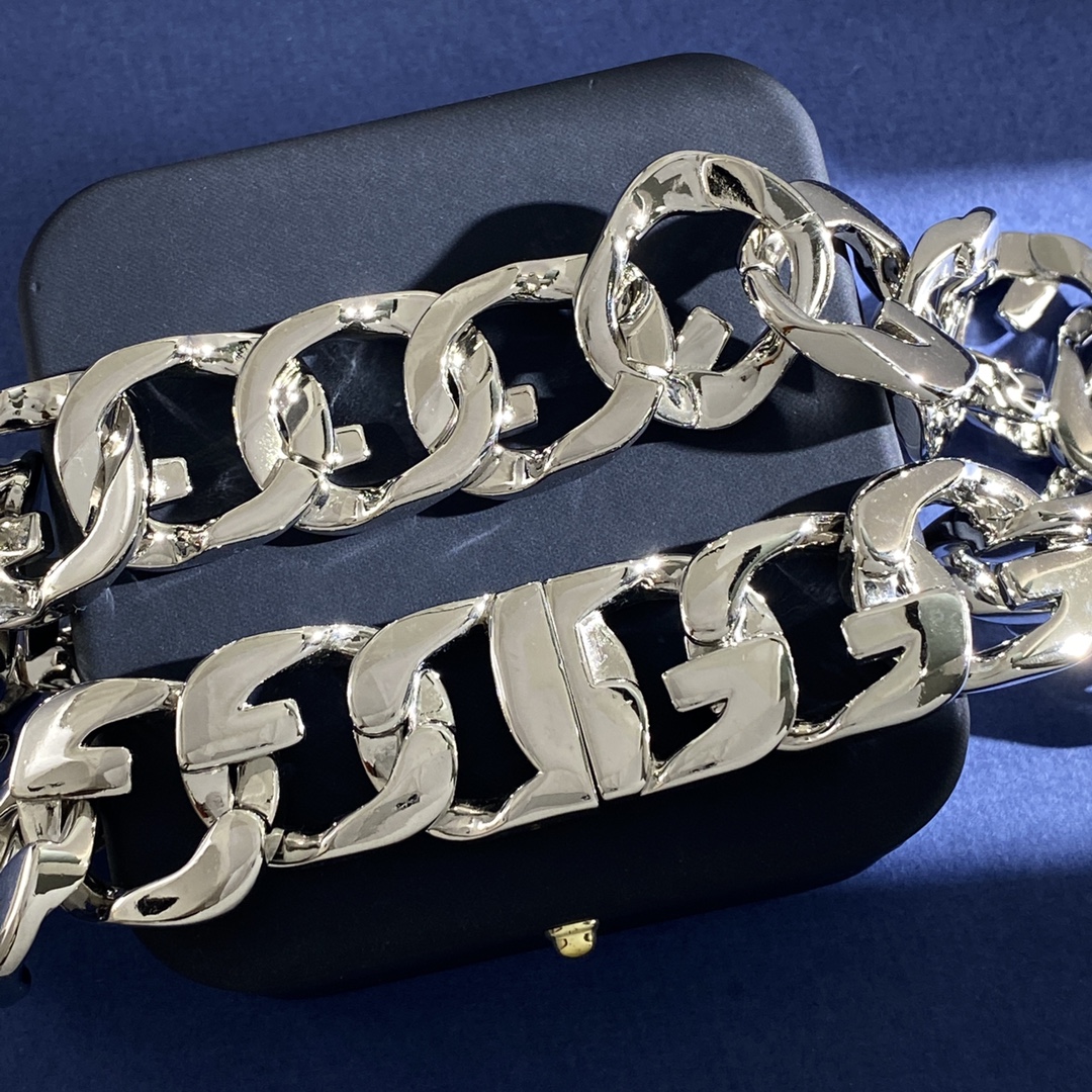 Givenchy Exaggerating Hip-Hop Metal Necklace with 18k Gold Electroplating - 图片 2