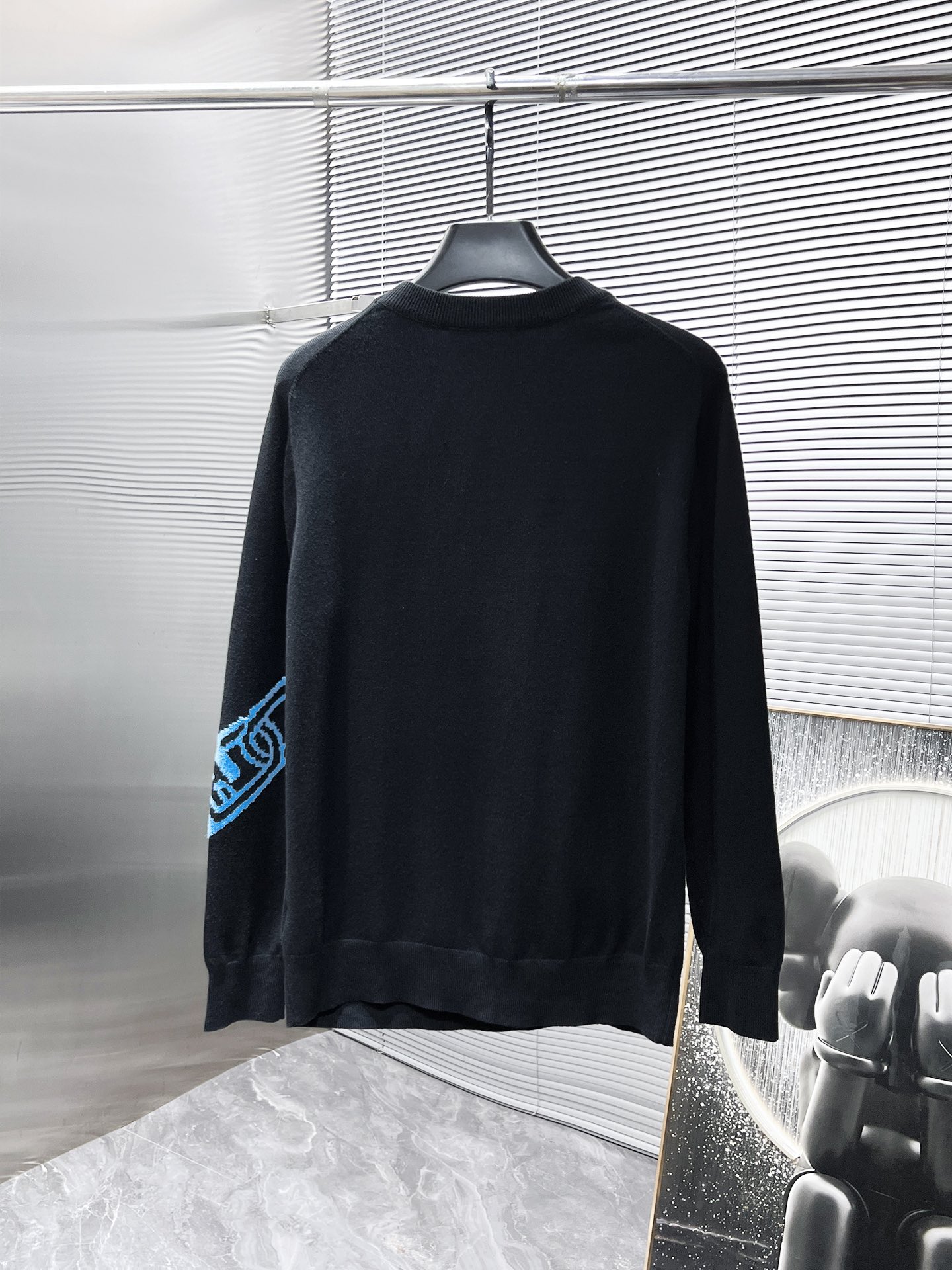    芬迪  fendi  ss秋冬新款 羊毛混纺 圆领 长袖 毛衣 羊毛衫 打底衫，高端版本！专柜定制