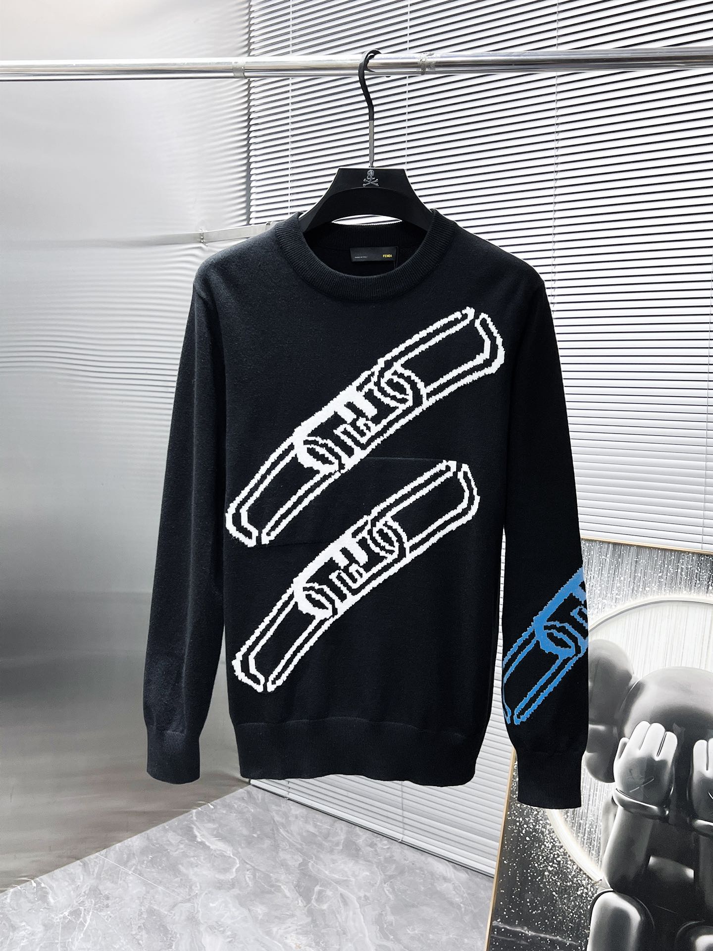    芬迪  fendi  ss秋冬新款 羊毛混纺 圆领 长袖 毛衣 羊毛衫 打底衫，高端版本！专柜定制