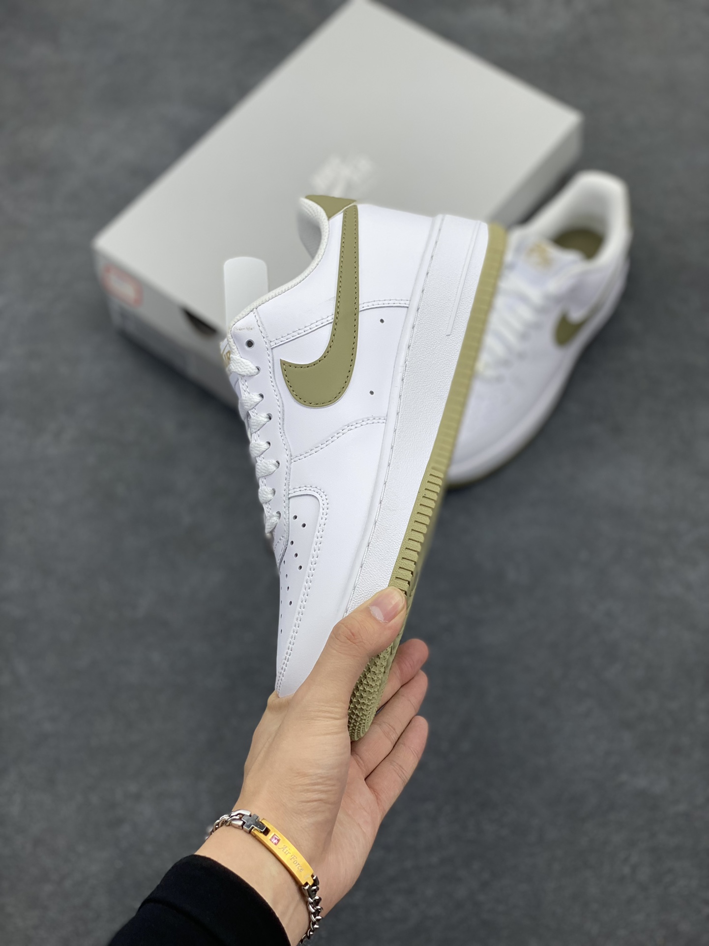 图片[3]-NK Air Force 1 空军一号 白军绿 原楦头原纸板 打造纯正空军版型#专注外贸渠道 全掌内置蜂窝气垫 #原盒配件 原厂中底钢印、拉帮完美 货号：FJ4146-110 尺码：36 36.5 37.5 38 38.5 39 40 40.5 41 42 42.5 43 44 44.5 45-选品中心