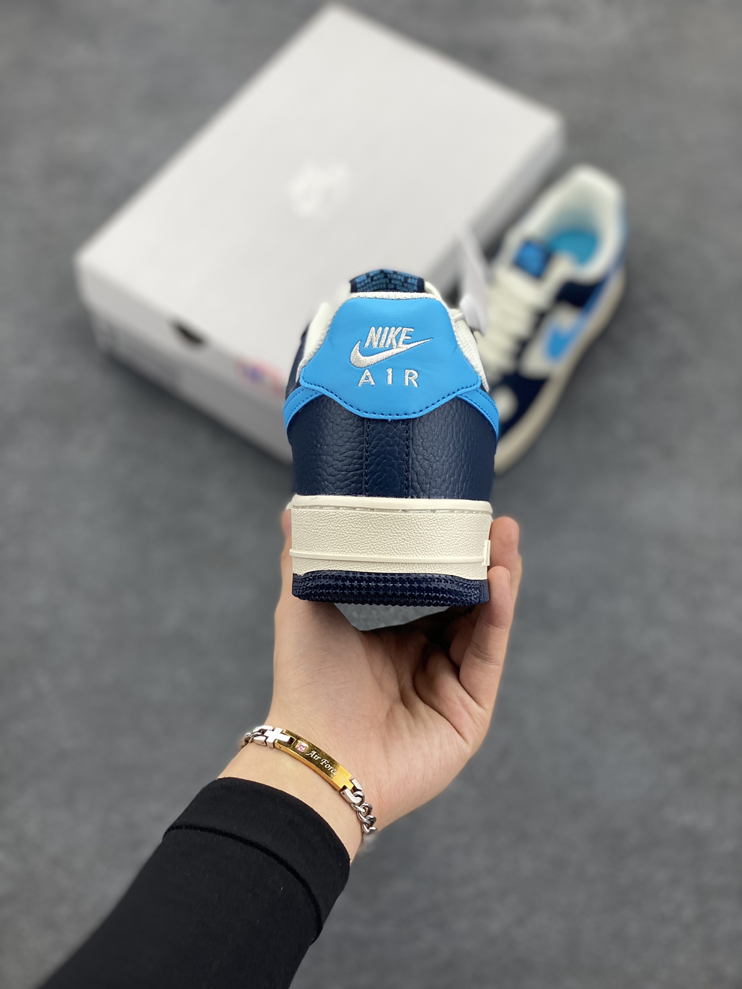 图片[4]-Nike Air Force 1 Low 07 BTS 白蓝 原楦头原纸板 打造纯正低帮空军版型 专注外贸渠道 全掌内置蜂窝气垫 原盒配件 原厂中底钢印、拉帮完美 货号：HJ9291-478 尺码：36 36.5 37.5 38 38.5 39 40 40.5 41 42 42.5 43 44 44.5 45-选品中心