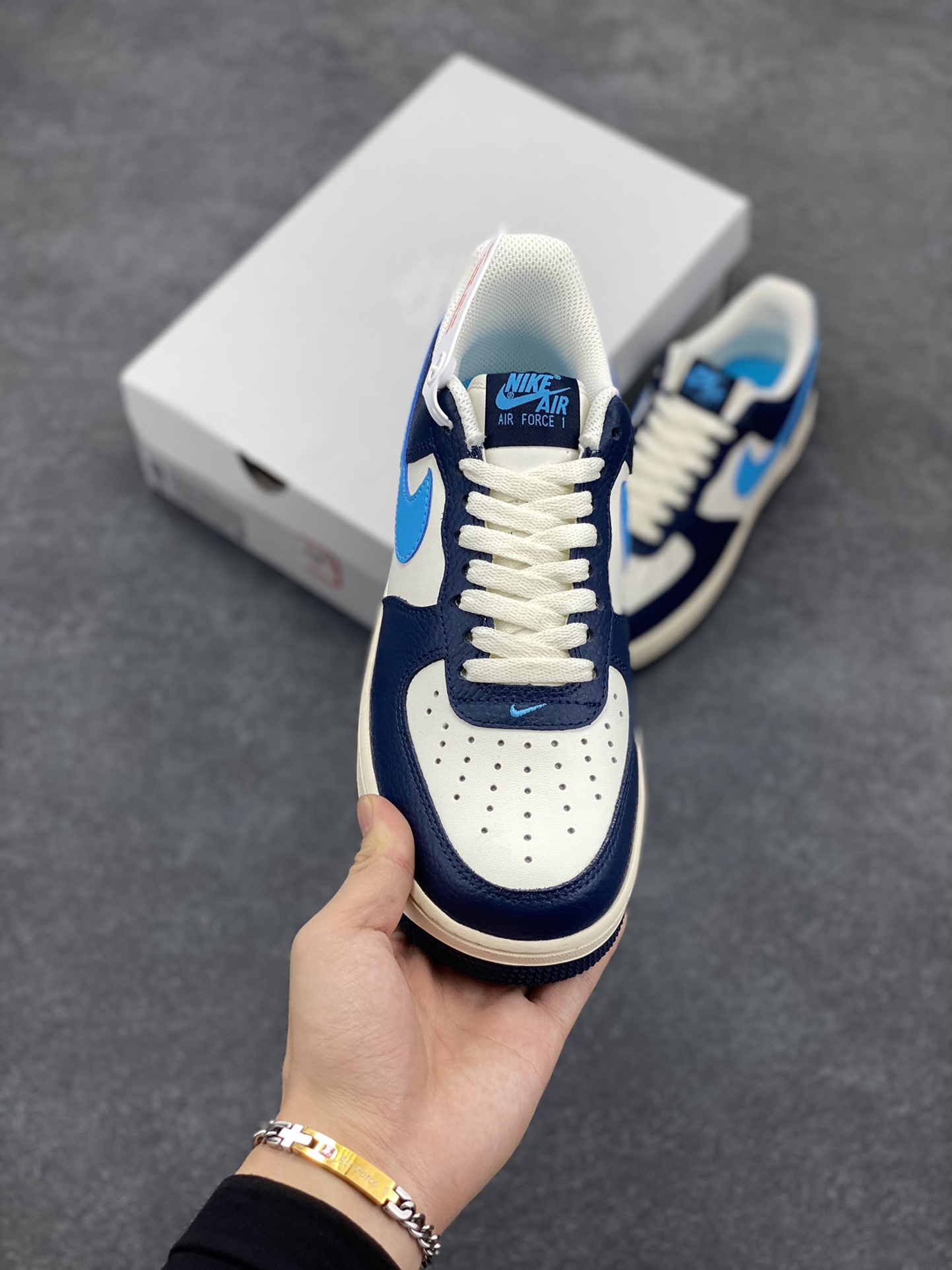 图片[2]-Nike Air Force 1 Low 07 BTS 白蓝 原楦头原纸板 打造纯正低帮空军版型 专注外贸渠道 全掌内置蜂窝气垫 原盒配件 原厂中底钢印、拉帮完美 货号：HJ9291-478 尺码：36 36.5 37.5 38 38.5 39 40 40.5 41 42 42.5 43 44 44.5 45-选品中心