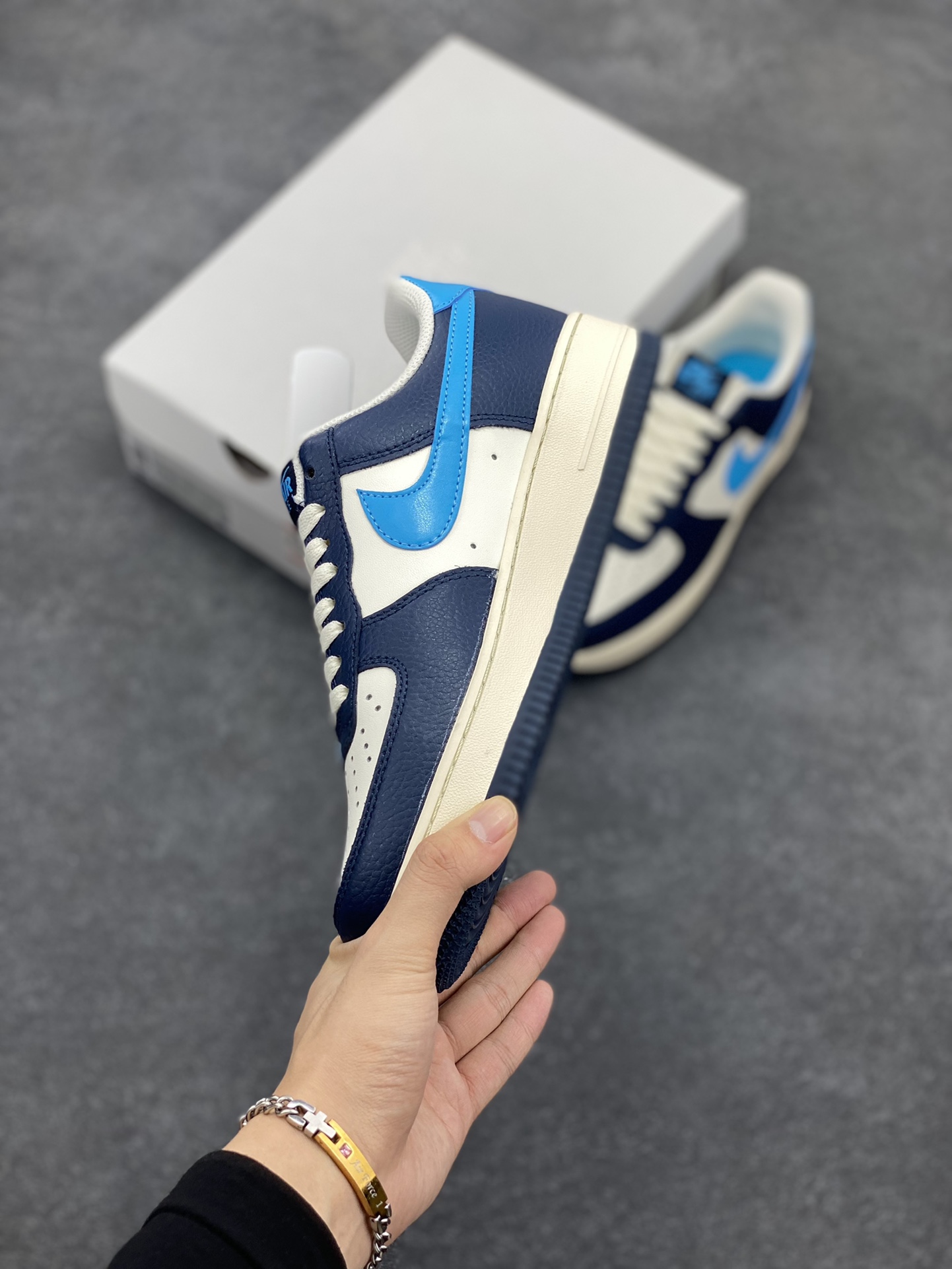 图片[3]-Nike Air Force 1 Low 07 BTS 白蓝 原楦头原纸板 打造纯正低帮空军版型 专注外贸渠道 全掌内置蜂窝气垫 原盒配件 原厂中底钢印、拉帮完美 货号：HJ9291-478 尺码：36 36.5 37.5 38 38.5 39 40 40.5 41 42 42.5 43 44 44.5 45-选品中心