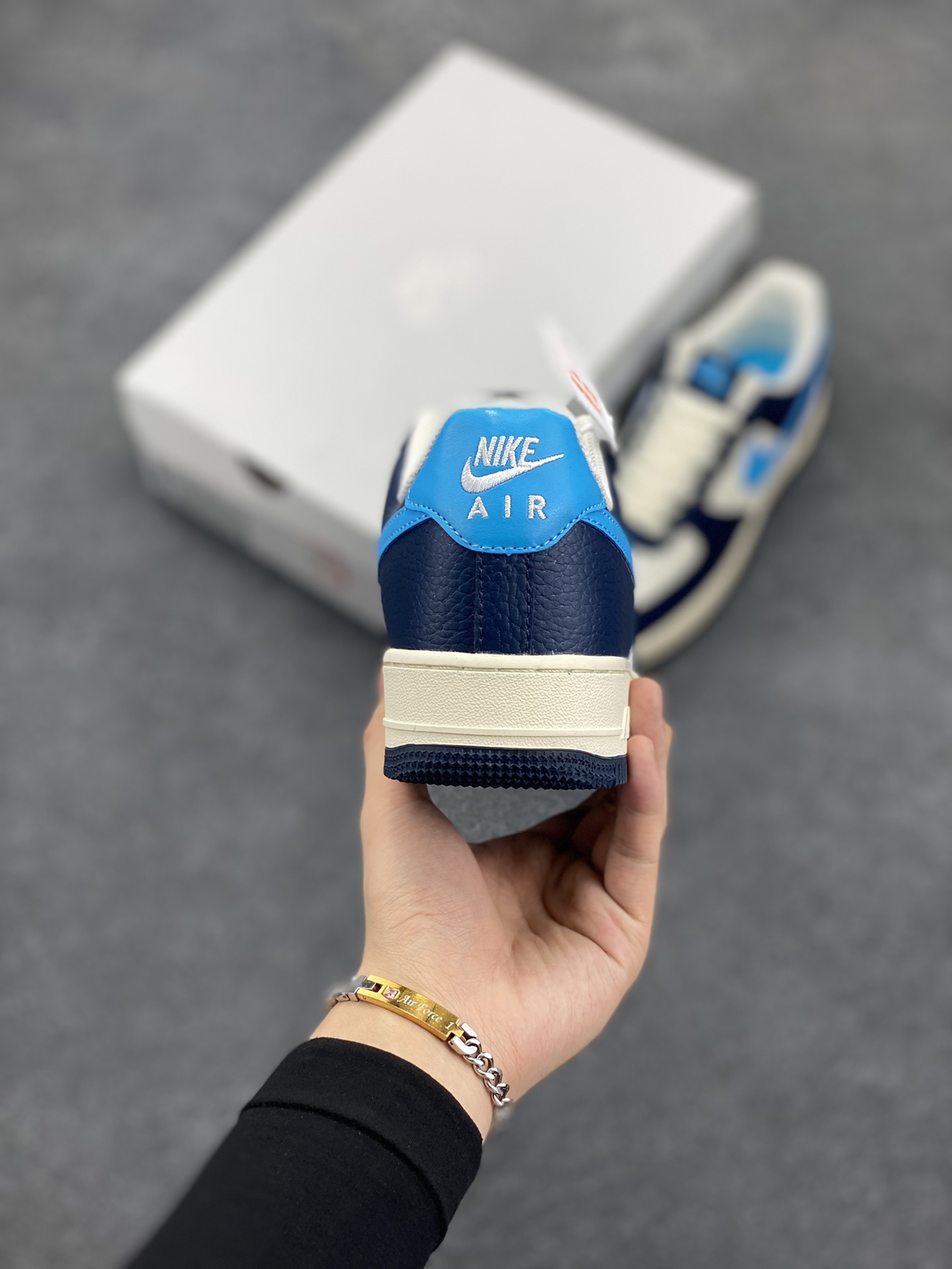 图片[4]-Nike Air Force 1 Low 07 BTS 白蓝 原楦头原纸板 打造纯正低帮空军版型 专注外贸渠道 全掌内置蜂窝气垫 原盒配件 原厂中底钢印、拉帮完美 货号：HJ9291-478 尺码：36 36.5 37.5 38 38.5 39 40 40.5 41 42 42.5 43 44 44.5 45-选品中心