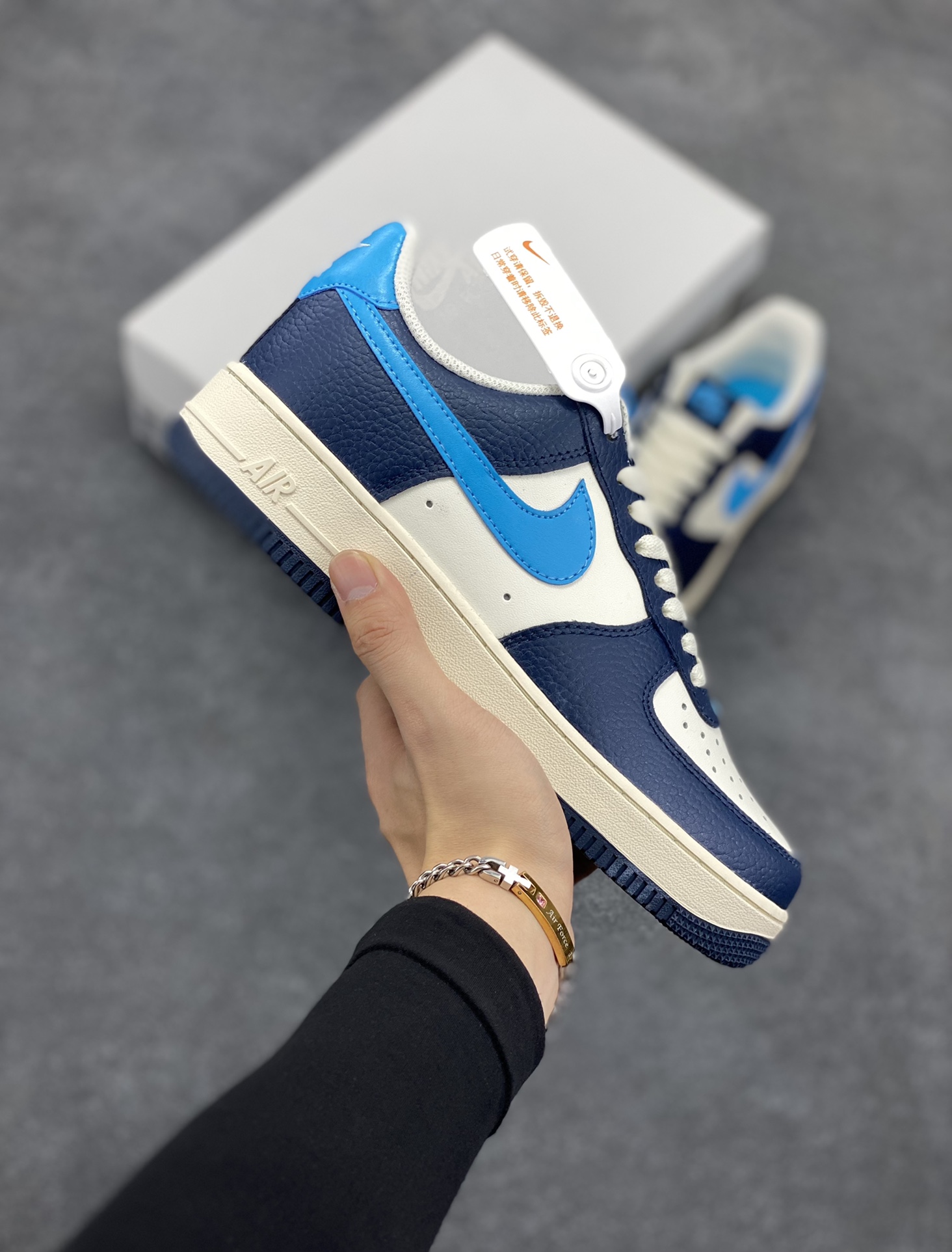 Nike Air Force 1 Low 07 BTS 白蓝 原楦头原纸板 打造纯正低帮空军版型 专注外贸渠道 全掌内置蜂窝气垫 原盒配件 原厂中底钢印、拉帮完美 货号：HJ9291-478 尺码：36 36.5 37.5 38 38.5 39 40 40.5 41 42 42.5 43 44 44.5 45-选品中心