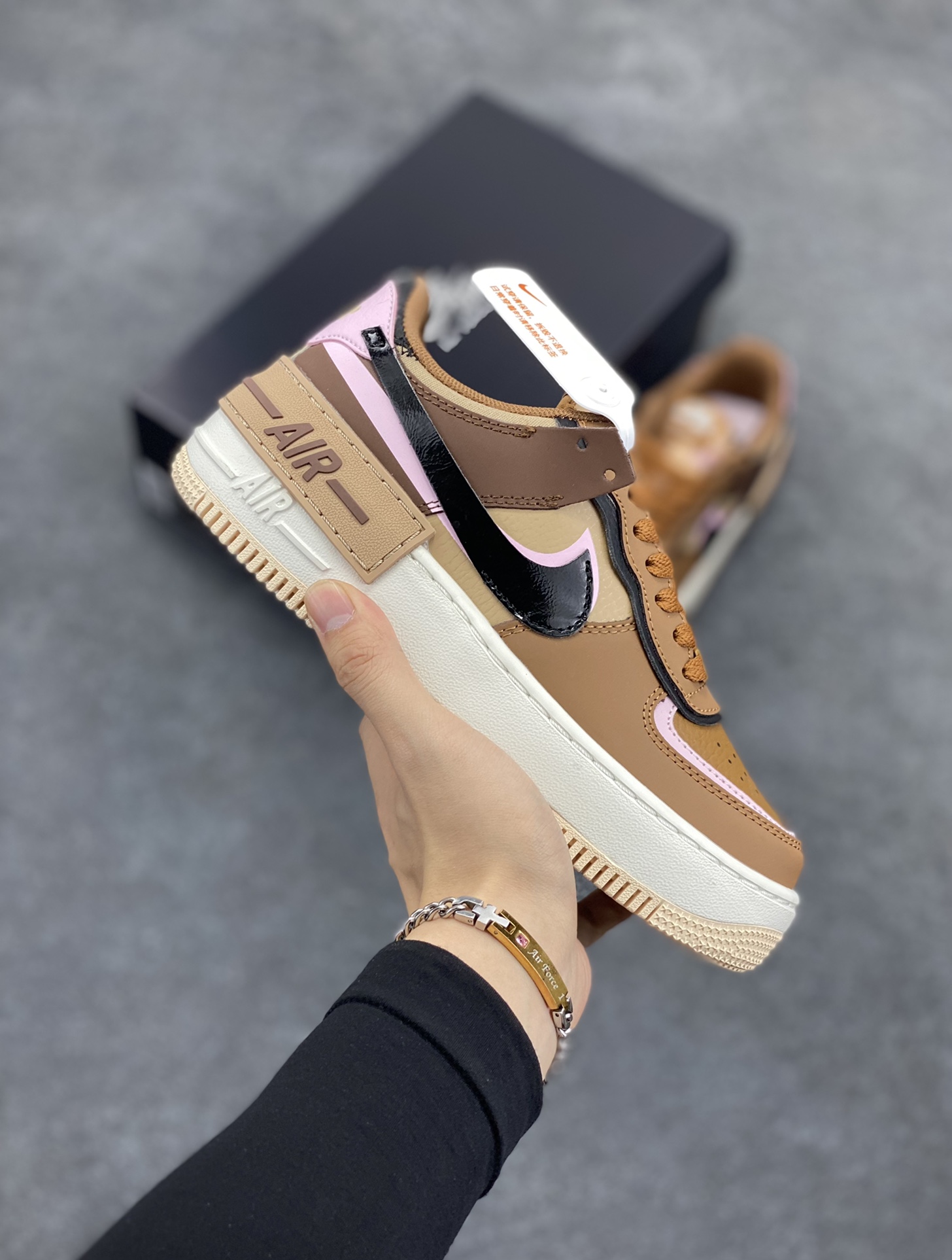 NK Air Force 1 Shadow 轻量增高低帮百搭板鞋\”拼接马卡龙\” 全新少女系解构主义设计双层轻量EVA发泡中底+防滑RB橡胶外圈底鞋底 原楦头原纸板 打造纯正空军版型 专注外贸渠道 全掌内置蜂窝气垫 原盒配件 原厂中底钢印、拉帮完美 货号: DZ1847-200 尺码:35.5 36 36.5 37.5 38 38.5 39 40 40.5 41 42-选品中心