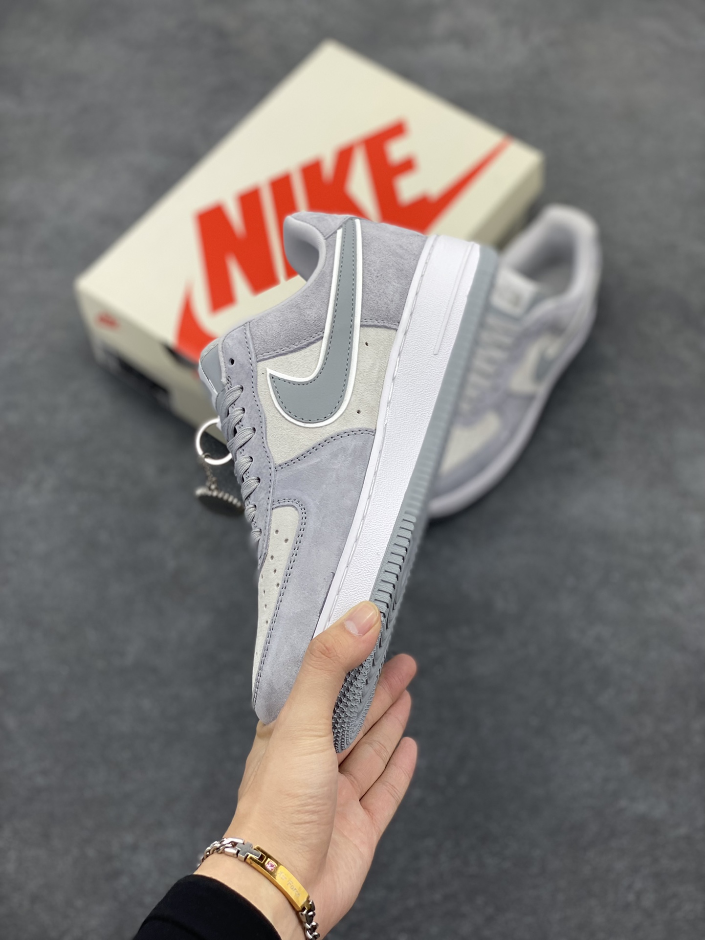 图片[3]-NIke Air Force 1 \’07 Low “北面联名–银灰猪八”空军一号 低帮 运动鞋 休闲鞋 折边针车 工艺难度大 原楦头原纸板 原装鞋盒 定制五金配件 内置全掌气垫 原厂鞋底 货号：KK3333-004 尺码：36 36.5 37.5 38 38.5 39 40 40.5 41 42 42.5 43 44 44.5 45-选品中心