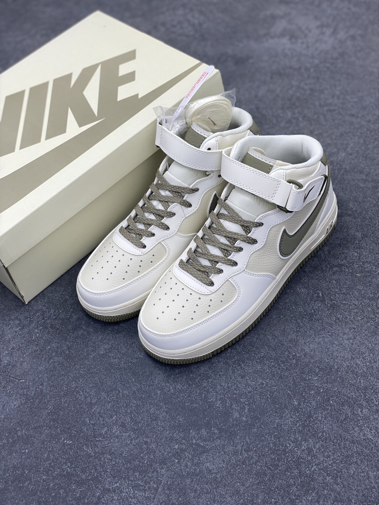 图片[8]-Nike Air Force 1 MID 米绿勾 满天星中帮空军一号休闲板鞋 客供高亮3m反光 定制头成皮料 定制鞋盒 原楦原纸板 纯正版型 内置全掌气垫 货号：SH0235-577 尺码：36 36.5 37.5 38 38.5 39 40 40.5 41 42 42.5 43 44 44.5 45-选品中心