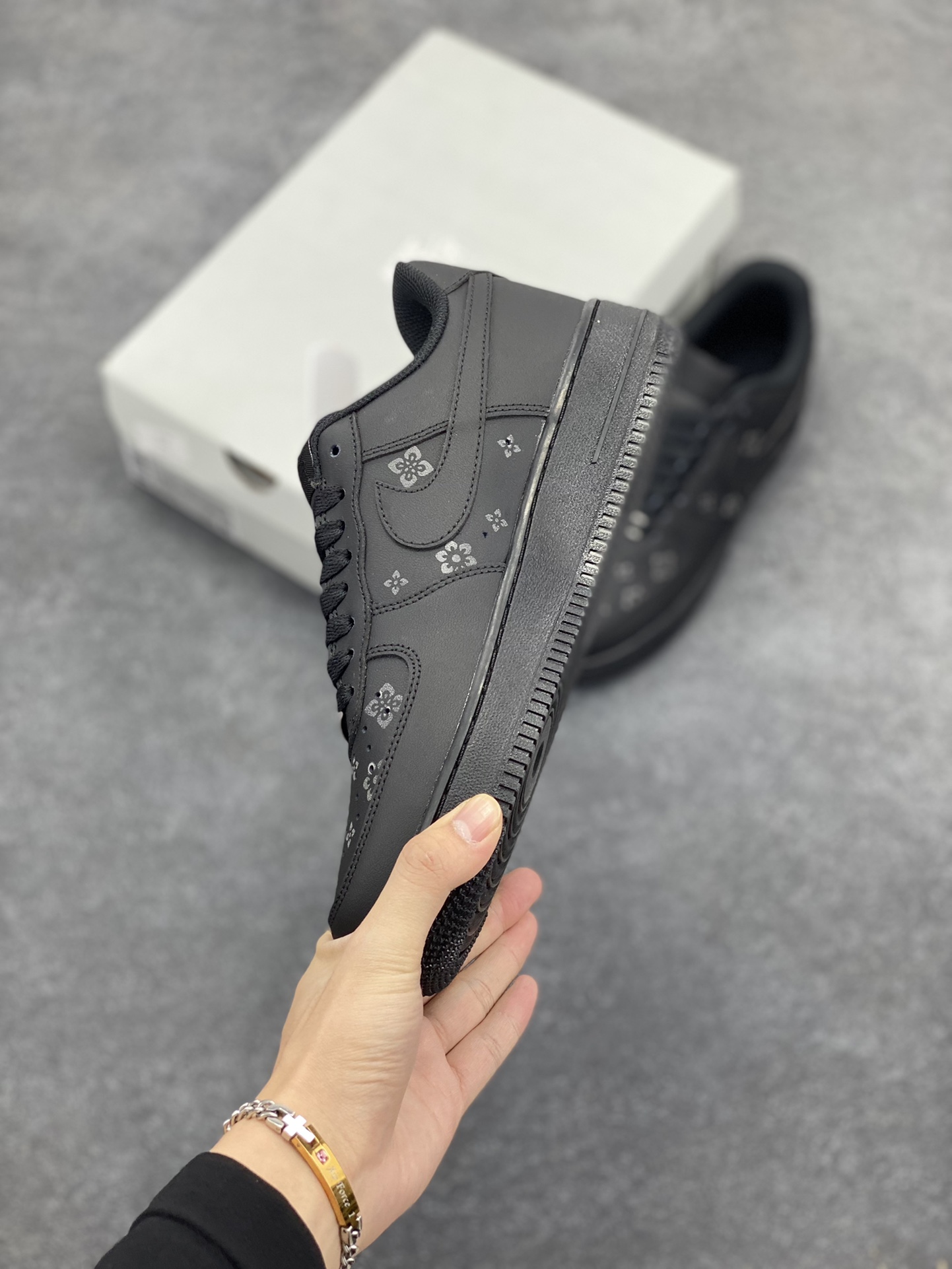 图片[3]-Nike Air Force 1 Low 07 全黑印花 原楦头原纸板 打造纯正低帮空军版型 专注外贸渠道 全掌内置蜂窝气垫 原盒配件 原厂中底钢印、拉帮完美 货号：315122-101 尺码：36 36.5 37.5 38 38.5 39 40 40.5 41 42 42.5 43 44 44.5 45-选品中心
