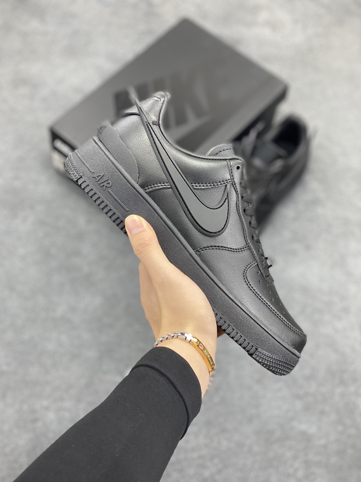 福利特价 Nike Air Force 1 Low AMBUSH联名 原楦头原纸板 打造纯正空军版型 专注外贸渠道 全掌内置蜂窝气垫 原盒配件 原厂中底钢印、拉帮完美 货号：DV3464 尺码：36 36.5 37.5 38 38.5 39 40 40.5 41 42 42.5 43 44 44.5 45-选品中心