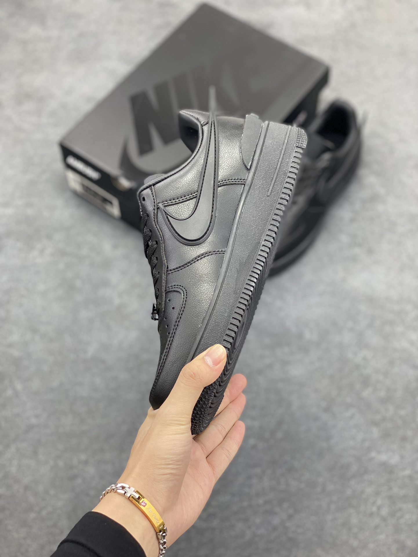 图片[3]-福利特价 Nike Air Force 1 Low AMBUSH联名 原楦头原纸板 打造纯正空军版型 专注外贸渠道 全掌内置蜂窝气垫 原盒配件 原厂中底钢印、拉帮完美 货号：DV3464 尺码：36 36.5 37.5 38 38.5 39 40 40.5 41 42 42.5 43 44 44.5 45-选品中心