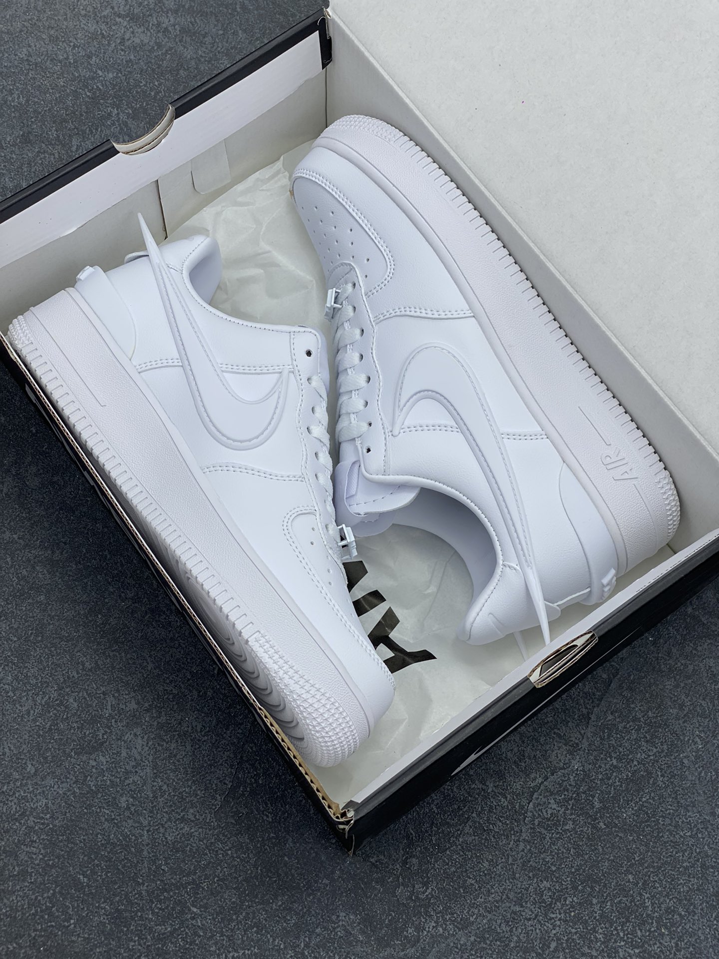 图片[9]-福利特价 Nike Air Force 1 Low AMBUSH联名 原楦头原纸板 打造纯正空军版型 专注外贸渠道 全掌内置蜂窝气垫 原盒配件 原厂中底钢印、拉帮完美 货号：DV3464 尺码：36 36.5 37.5 38 38.5 39 40 40.5 41 42 42.5 43 44 44.5 45-选品中心