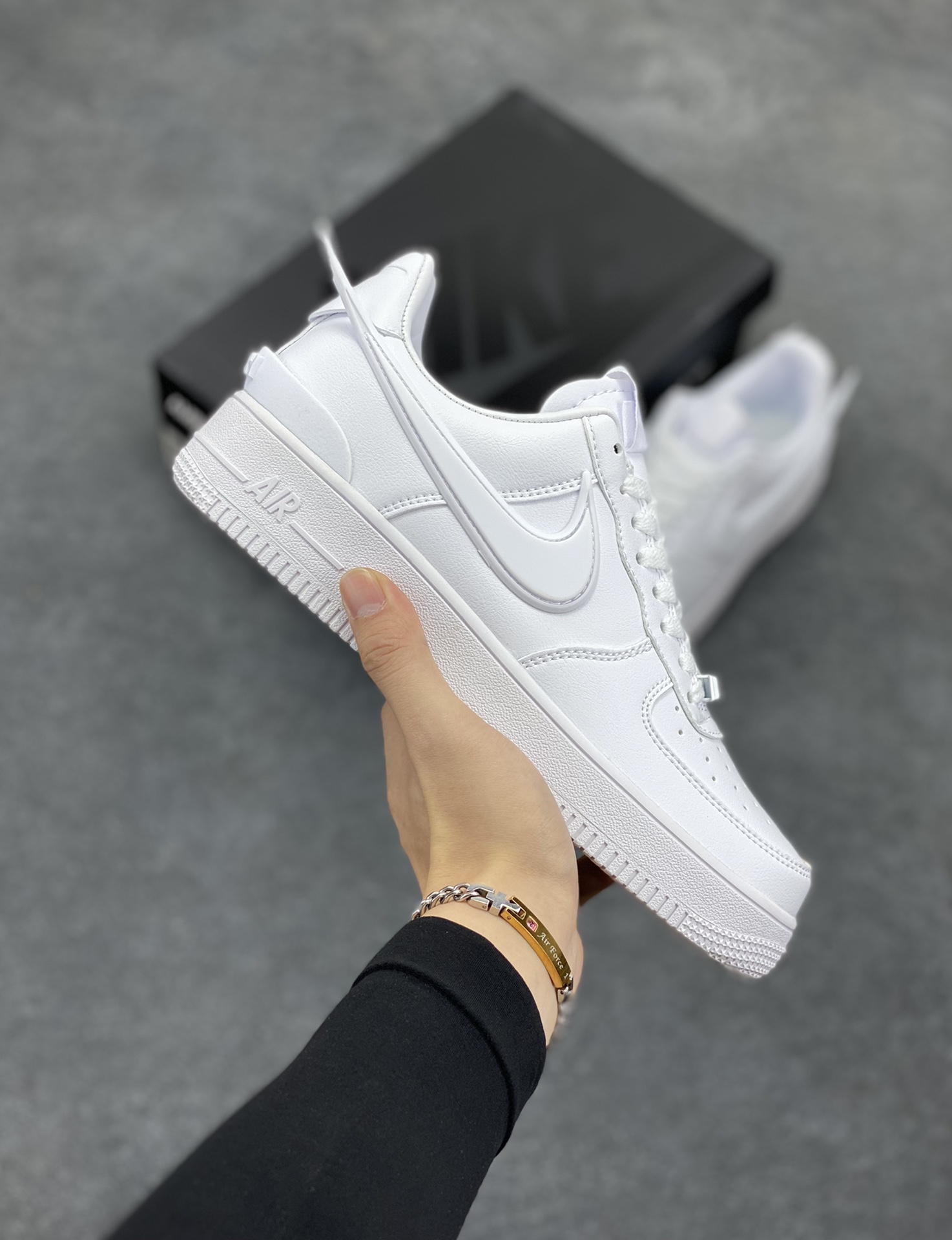 福利特价 Nike Air Force 1 Low AMBUSH联名 原楦头原纸板 打造纯正空军版型 专注外贸渠道 全掌内置蜂窝气垫 原盒配件 原厂中底钢印、拉帮完美 货号:DV3464 尺码:36 36.5 37.5 38 38.5 39 40 40.5 41 42 42.5 43 44 44.5 45-选品中心