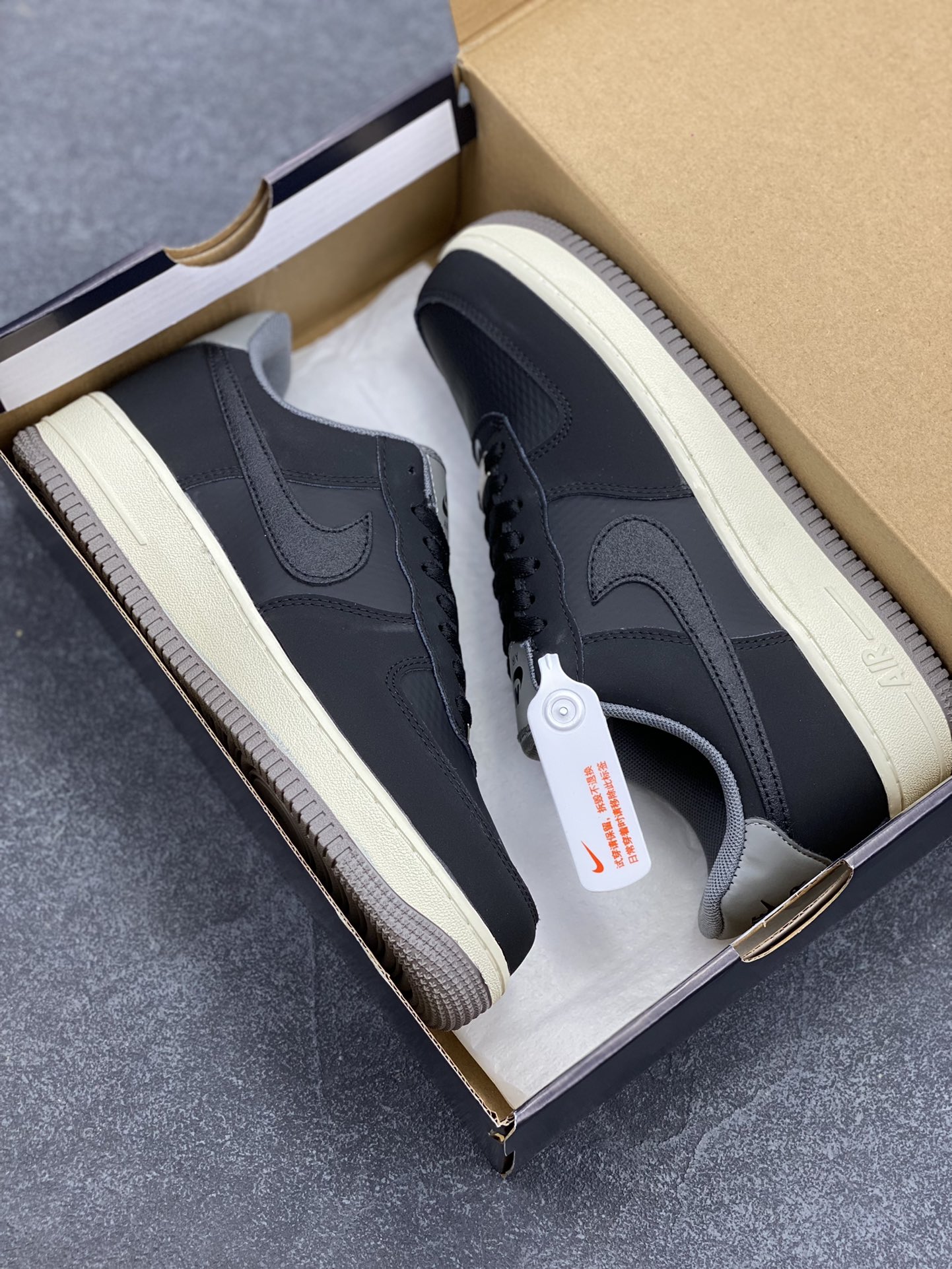 图片[9]-Nike Air Force 1 Low 07 \”Dark Pewter\” 黑 原楦头原纸板 打造纯正低帮空军版型 专注外贸渠道 全掌内置蜂窝气垫 原盒配件 原厂中底钢印、拉帮完美 货号：FZ5225-001 尺码：36 36.5 37.5 38 38.5 39 40 40.5 41 42 42.5 43 44 44.5 45-选品中心